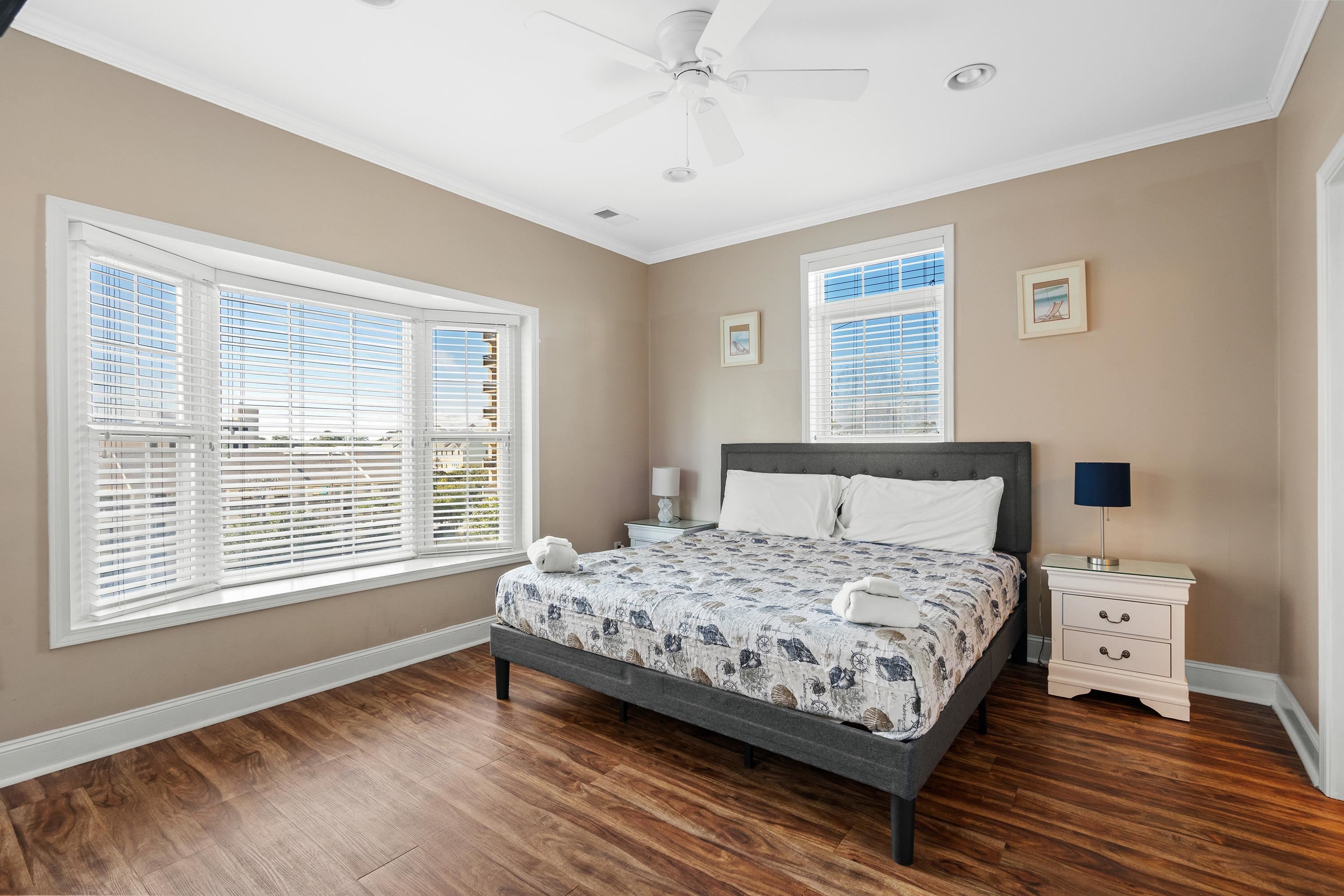 213 76th Ave. N Unit: C
