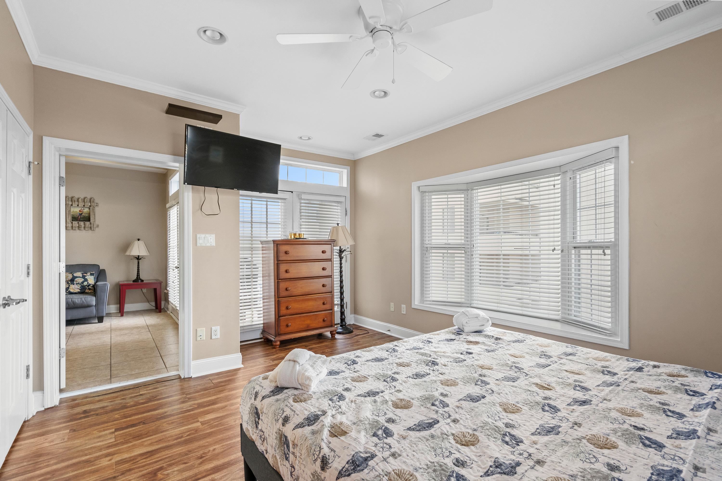 213 76th Ave. N Unit: C