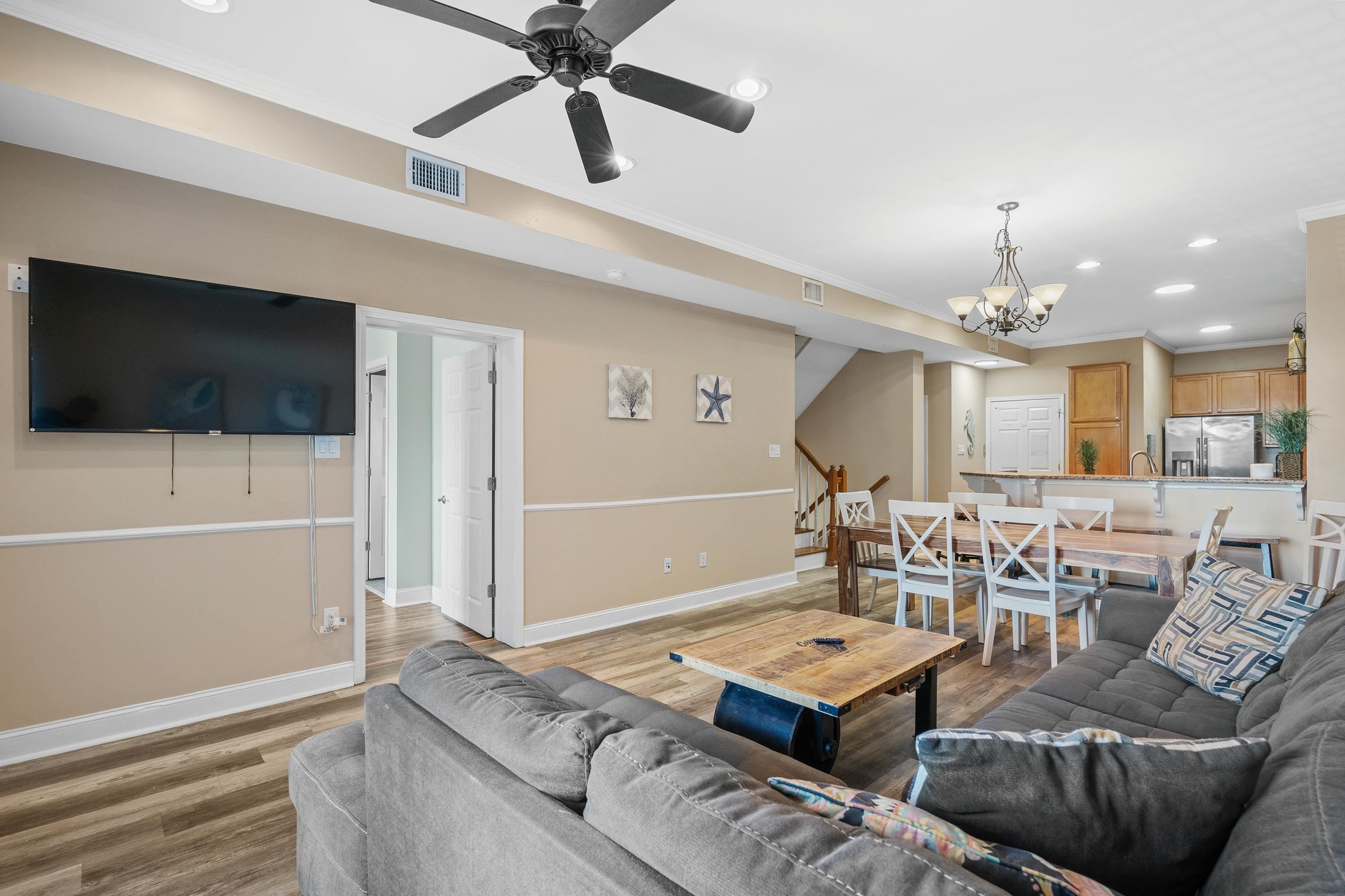 213 76th Ave. N Unit: C