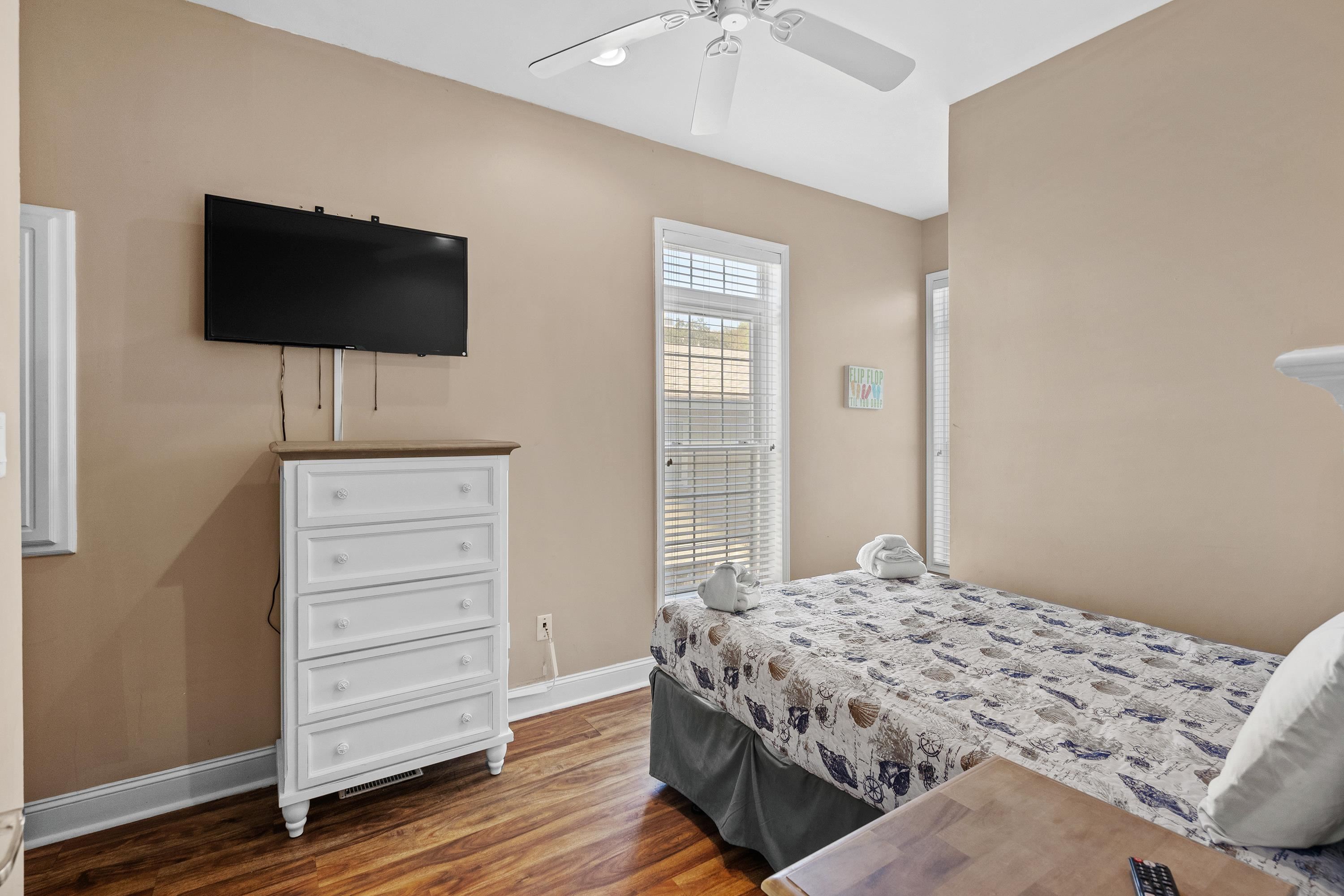 213 76th Ave. N Unit: C