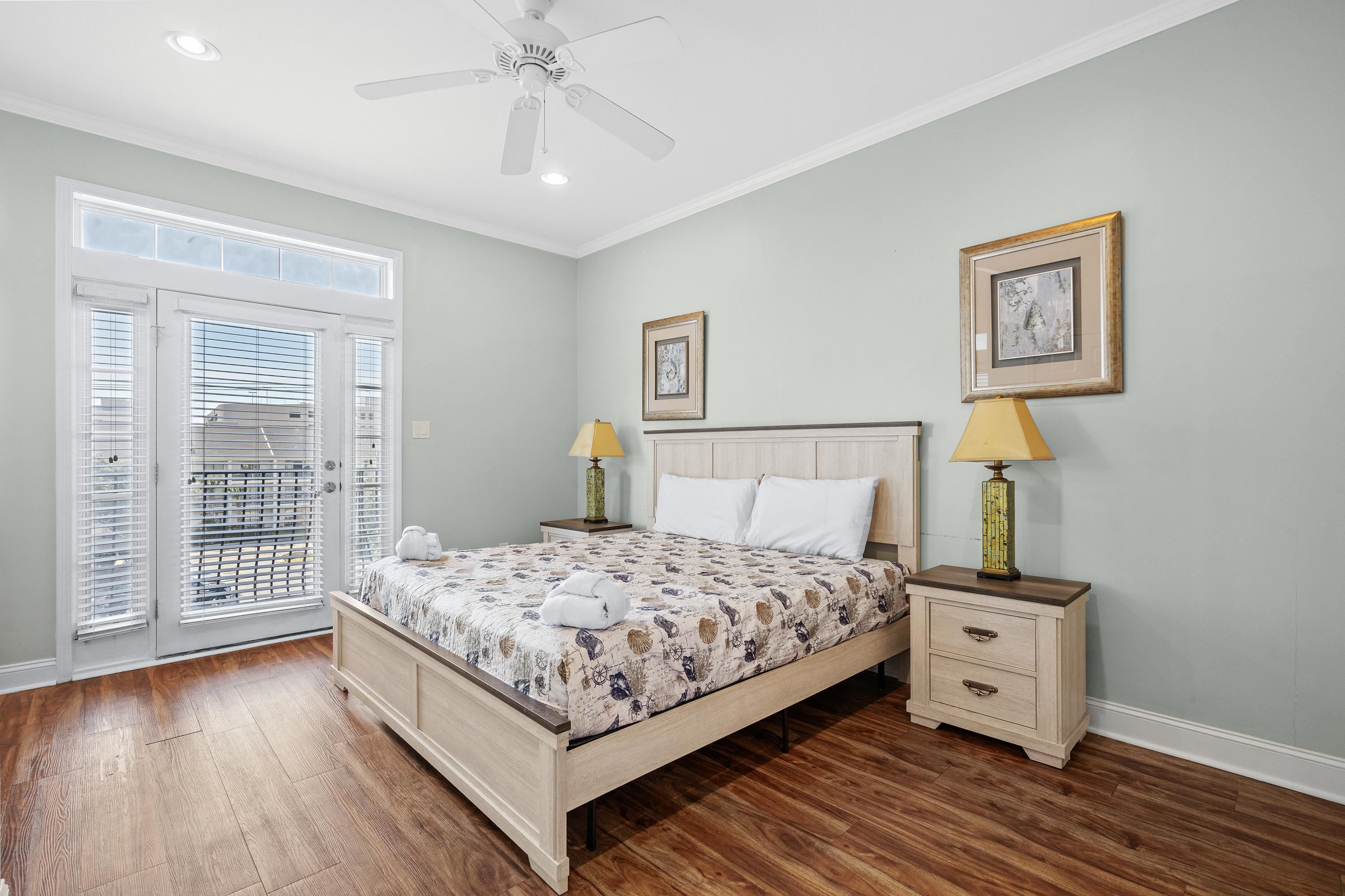 213 76th Ave. N Unit: C
