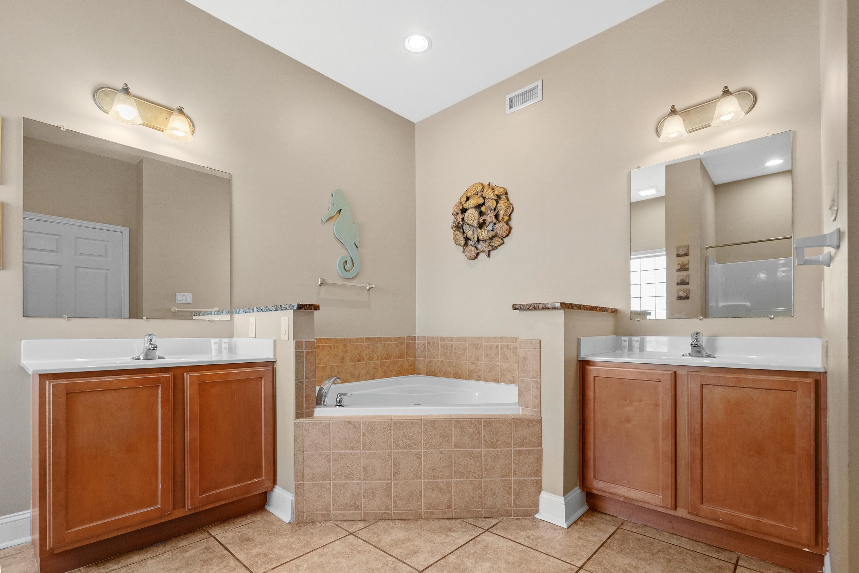 213 76th Ave. N Unit: C