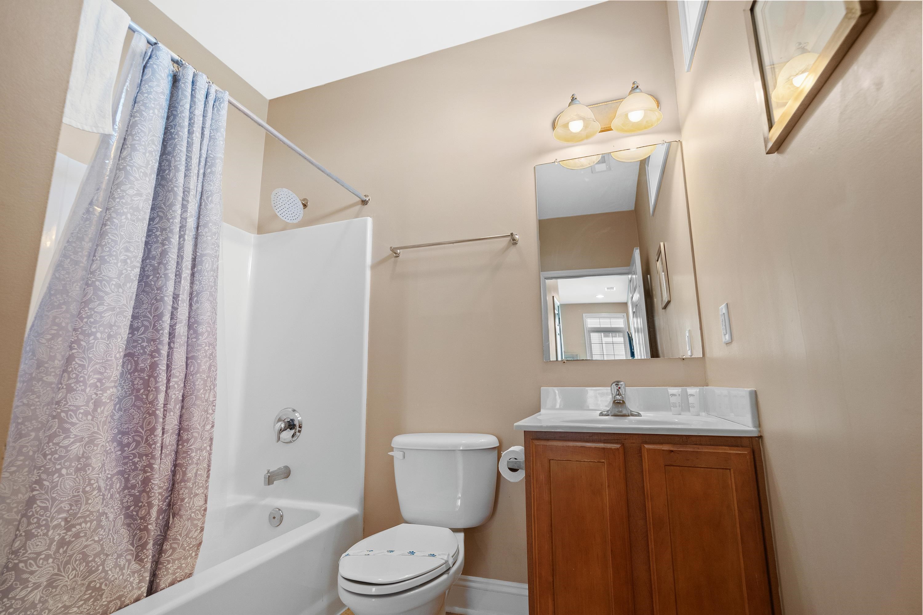 213 76th Ave. N Unit: C