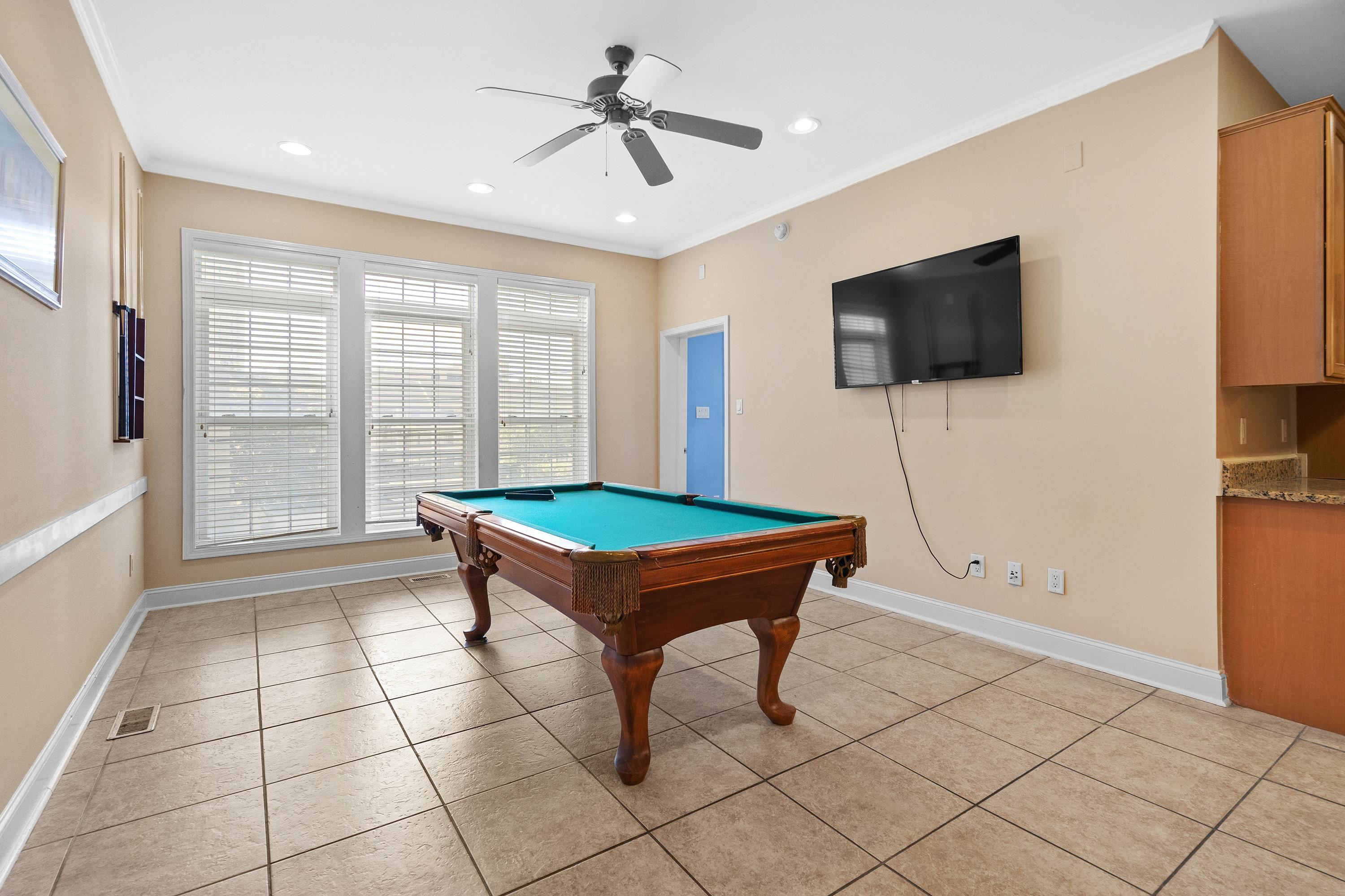 213 76th Ave. N Unit: C