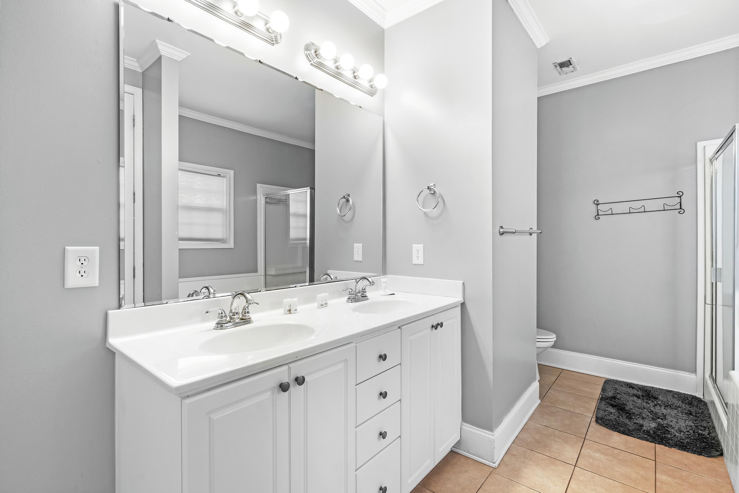 304 South Hillside Dr. Unit: B