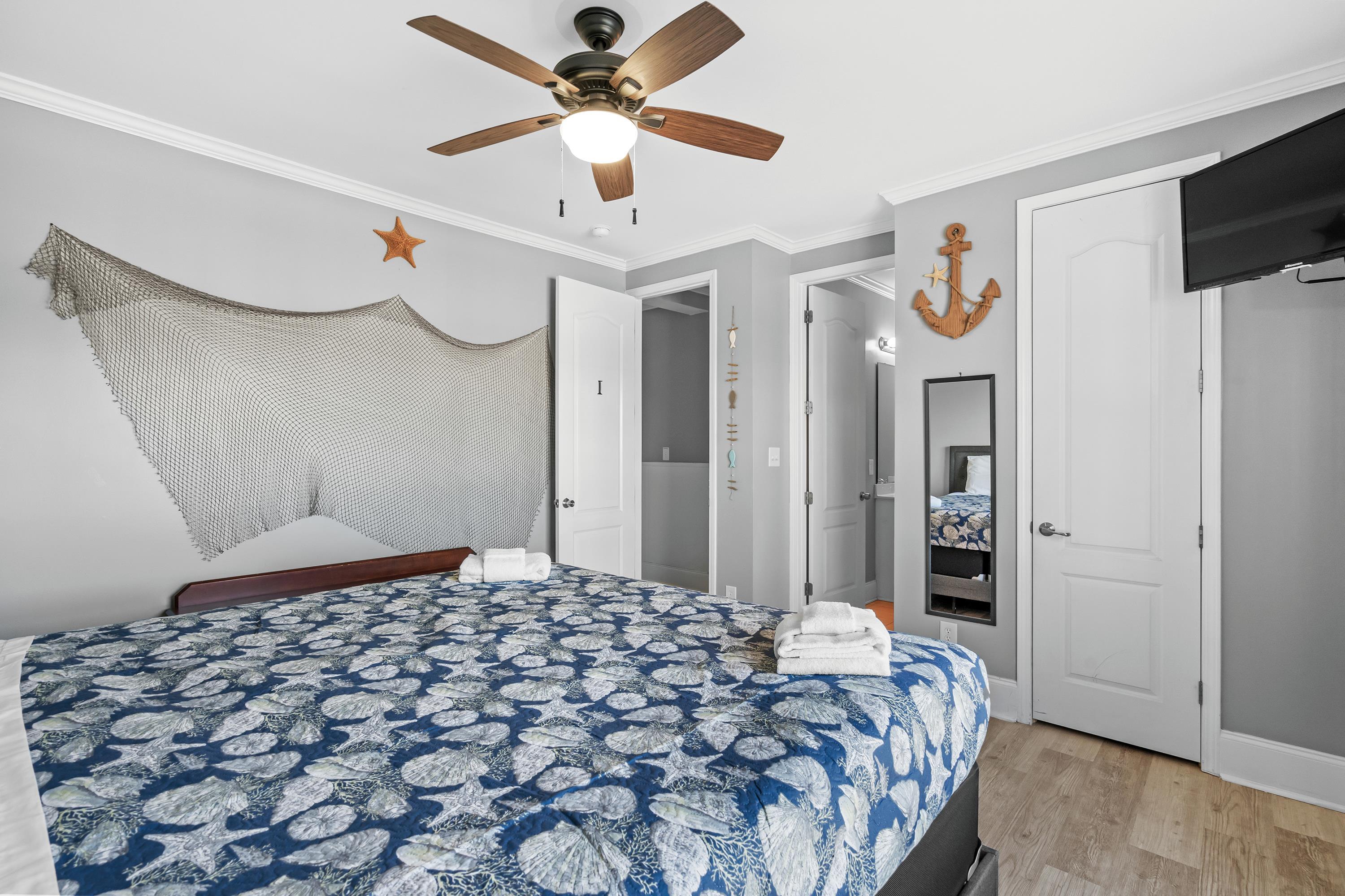 304 South Hillside Dr. Unit: B
