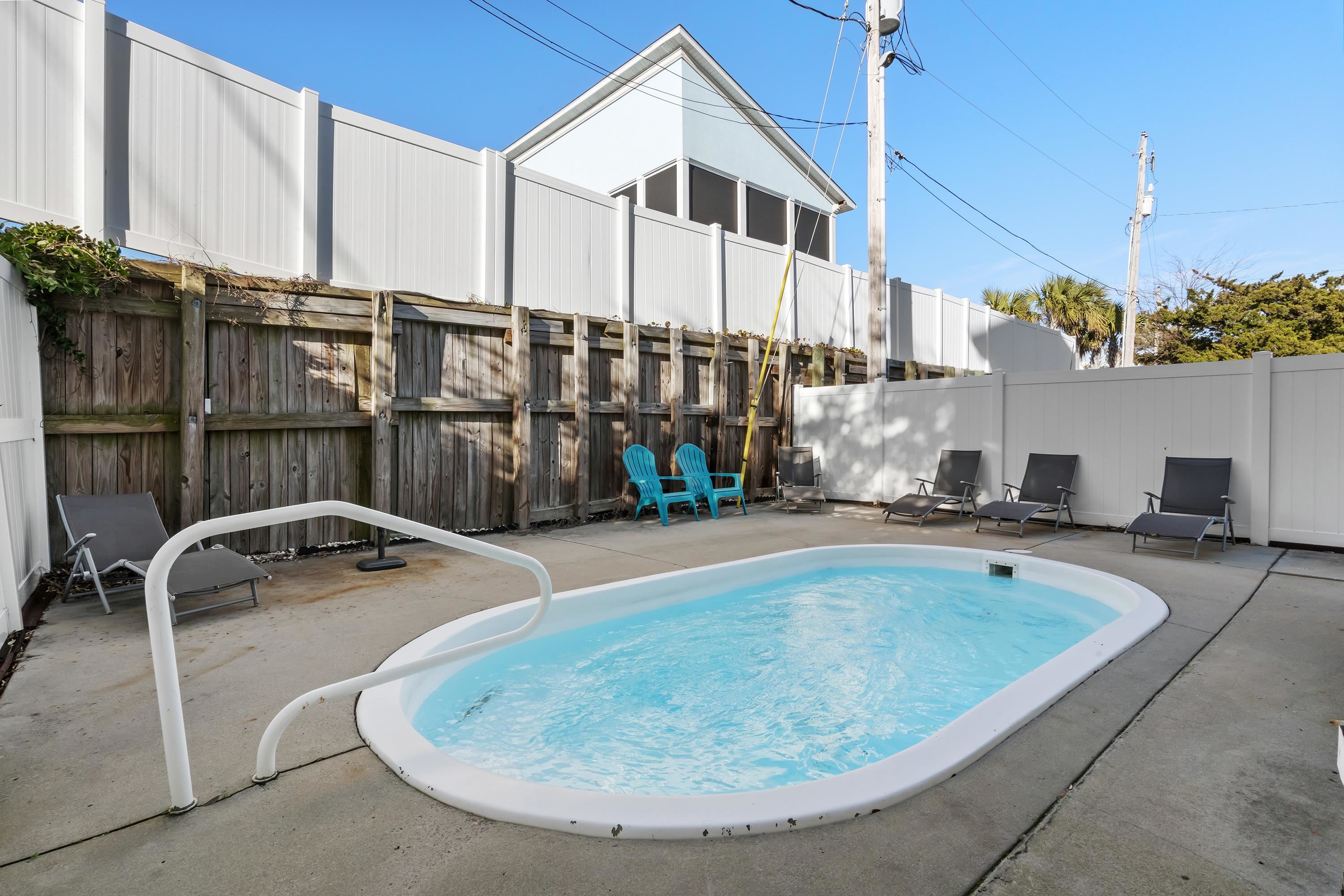 304 South Hillside Dr. Unit: B