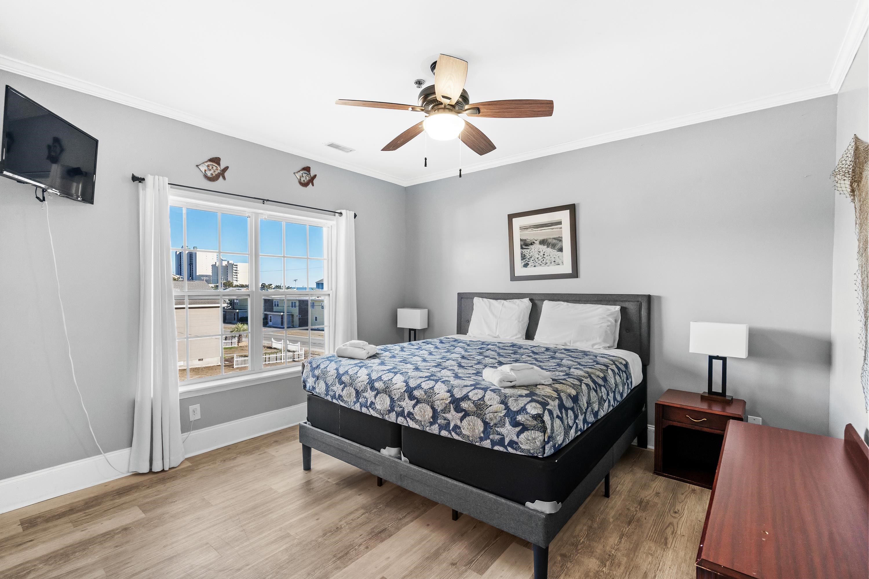 304 South Hillside Dr. Unit: B
