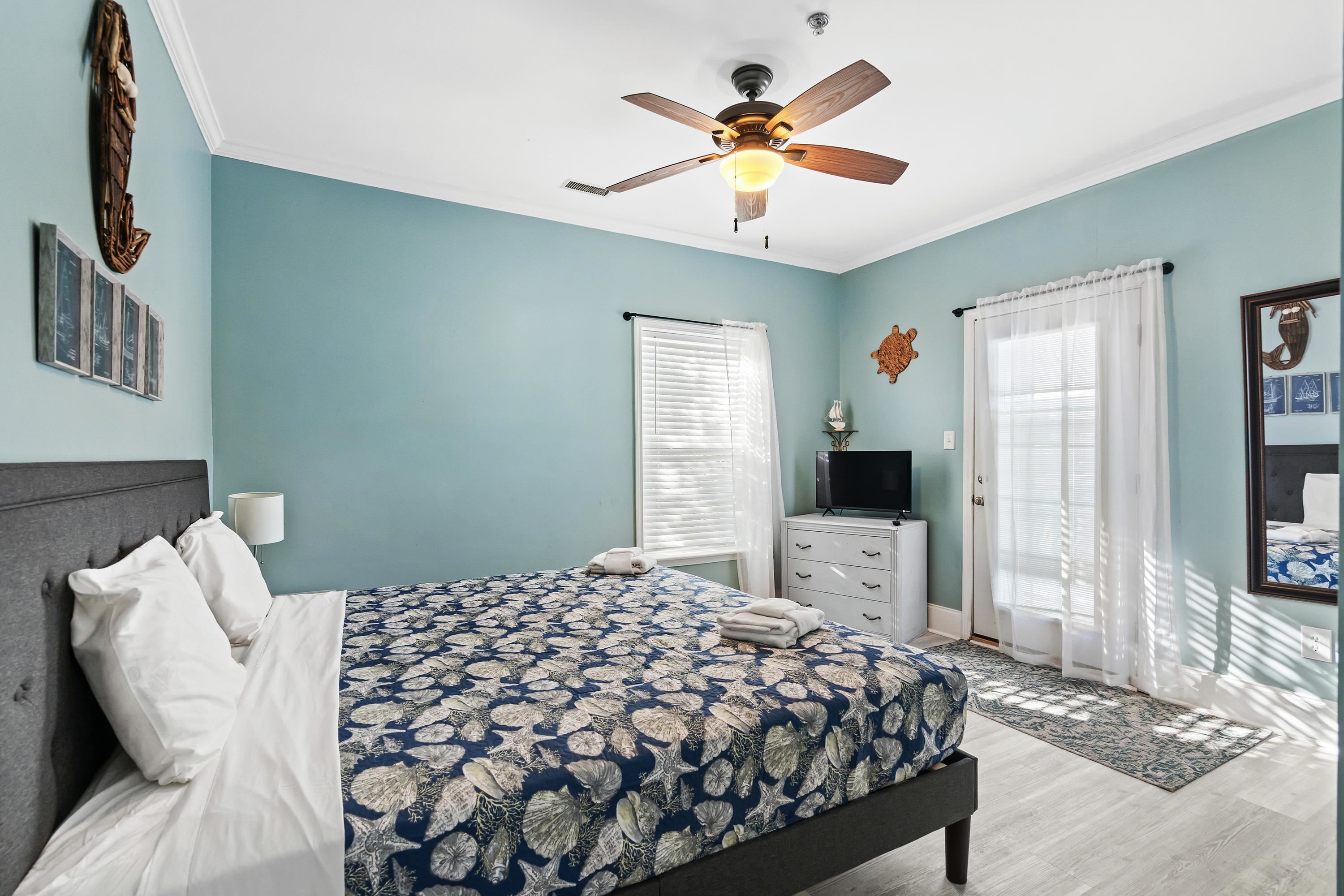 304 South Hillside Dr. Unit: B