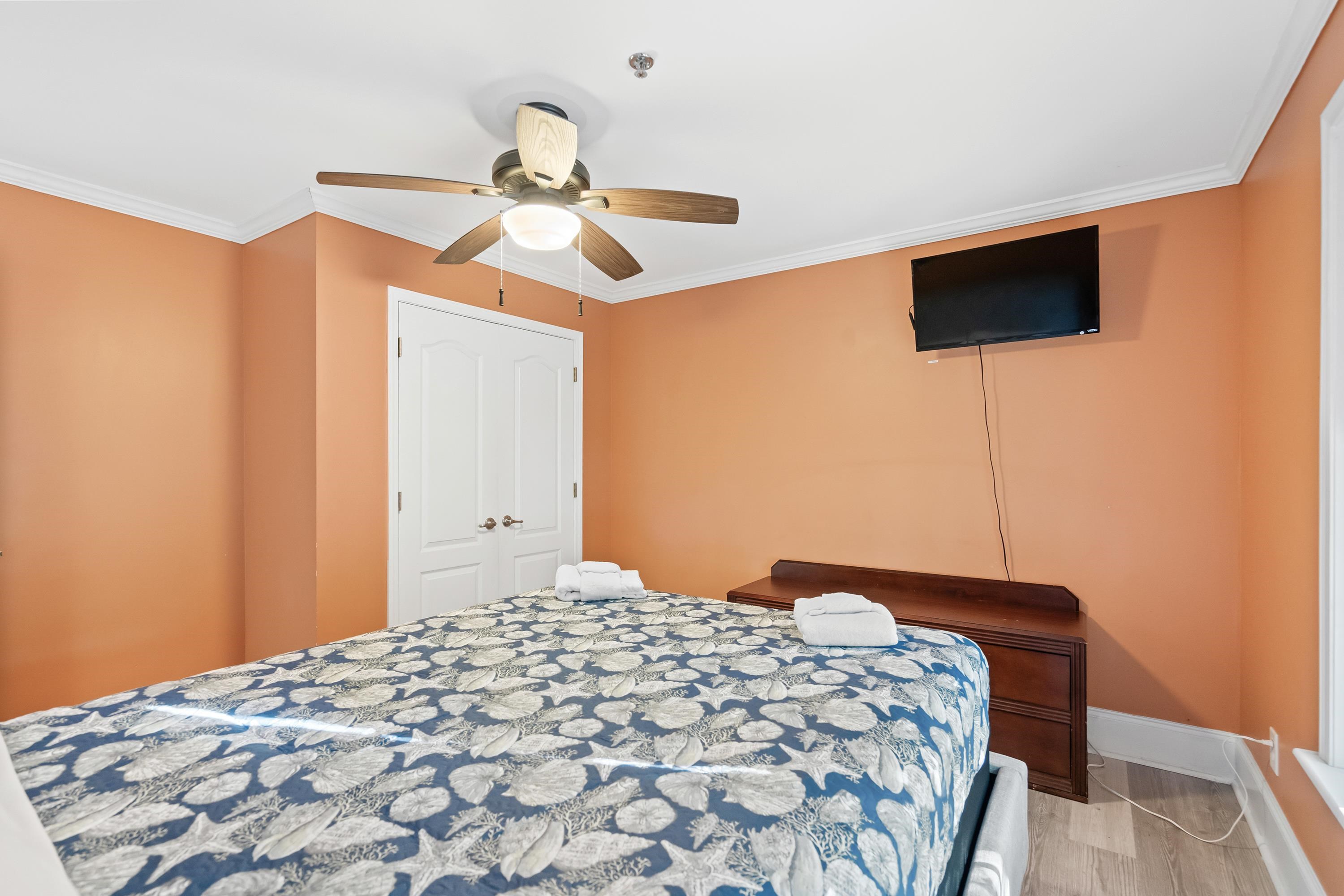 304 South Hillside Dr. Unit: B