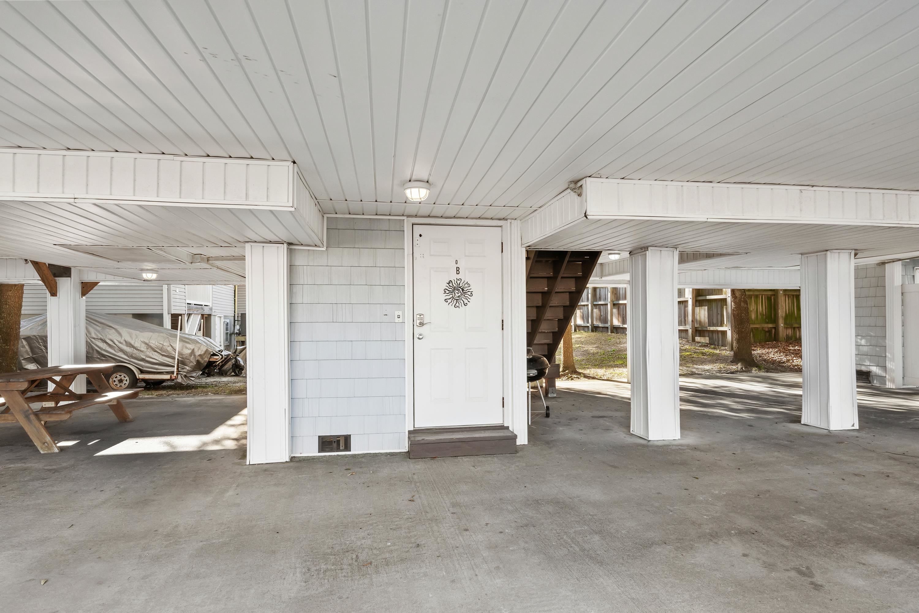 304 South Hillside Dr. Unit: B