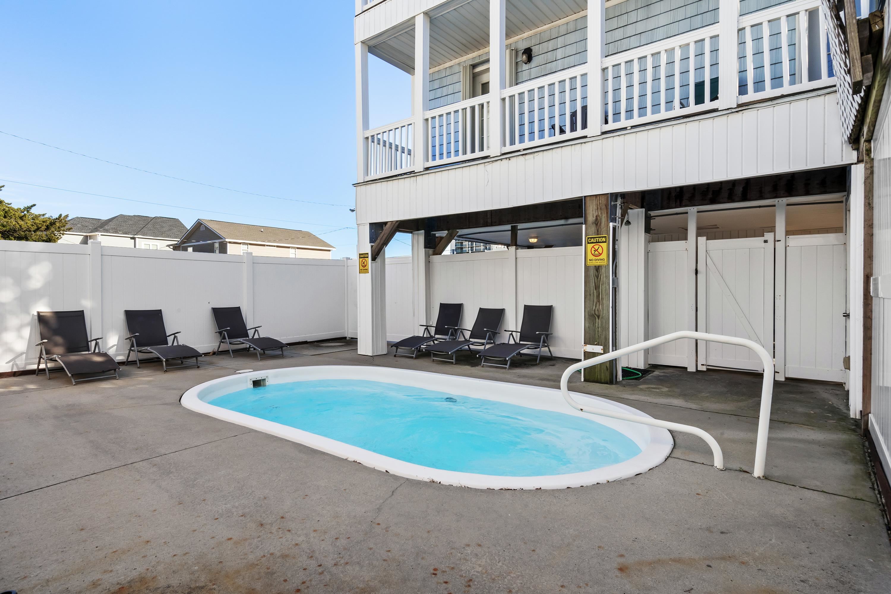 304 South Hillside Dr. Unit: B