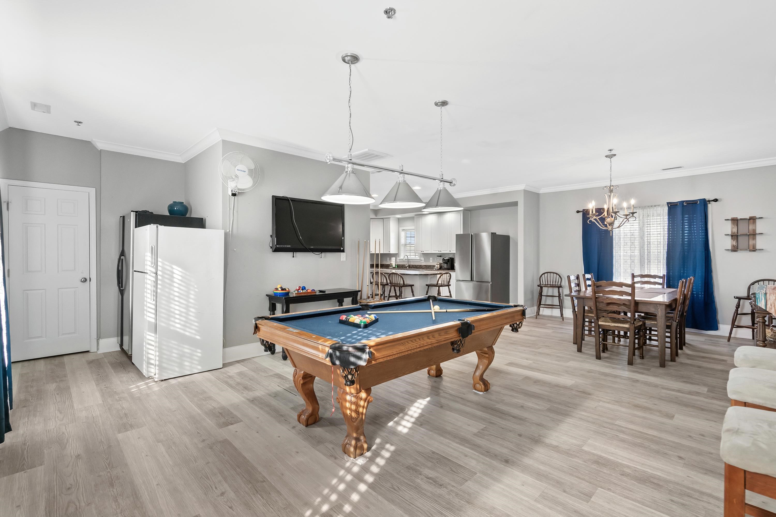 304 South Hillside Dr. Unit: B