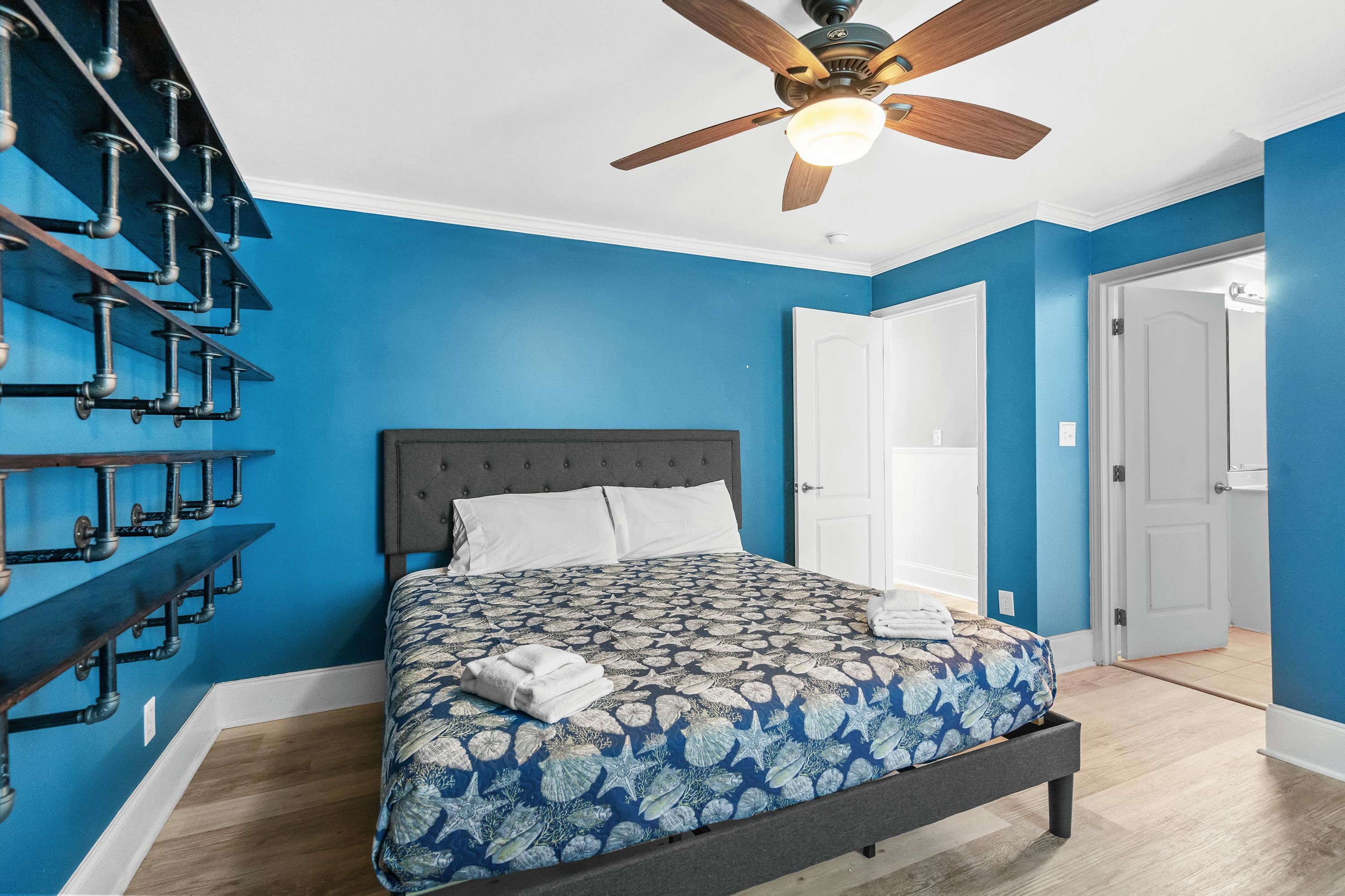 304 South Hillside Dr. Unit: B