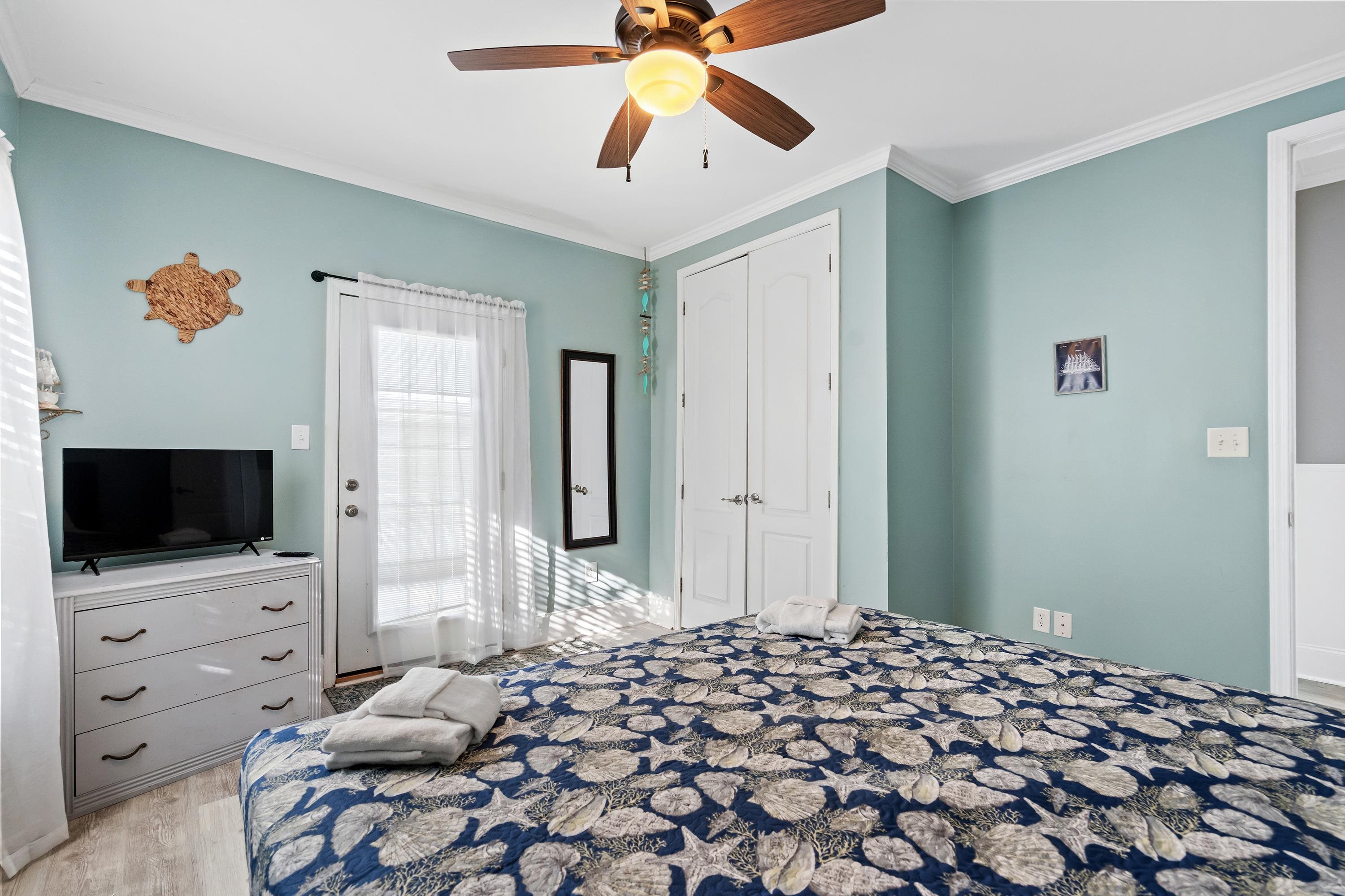 304 South Hillside Dr. Unit: B