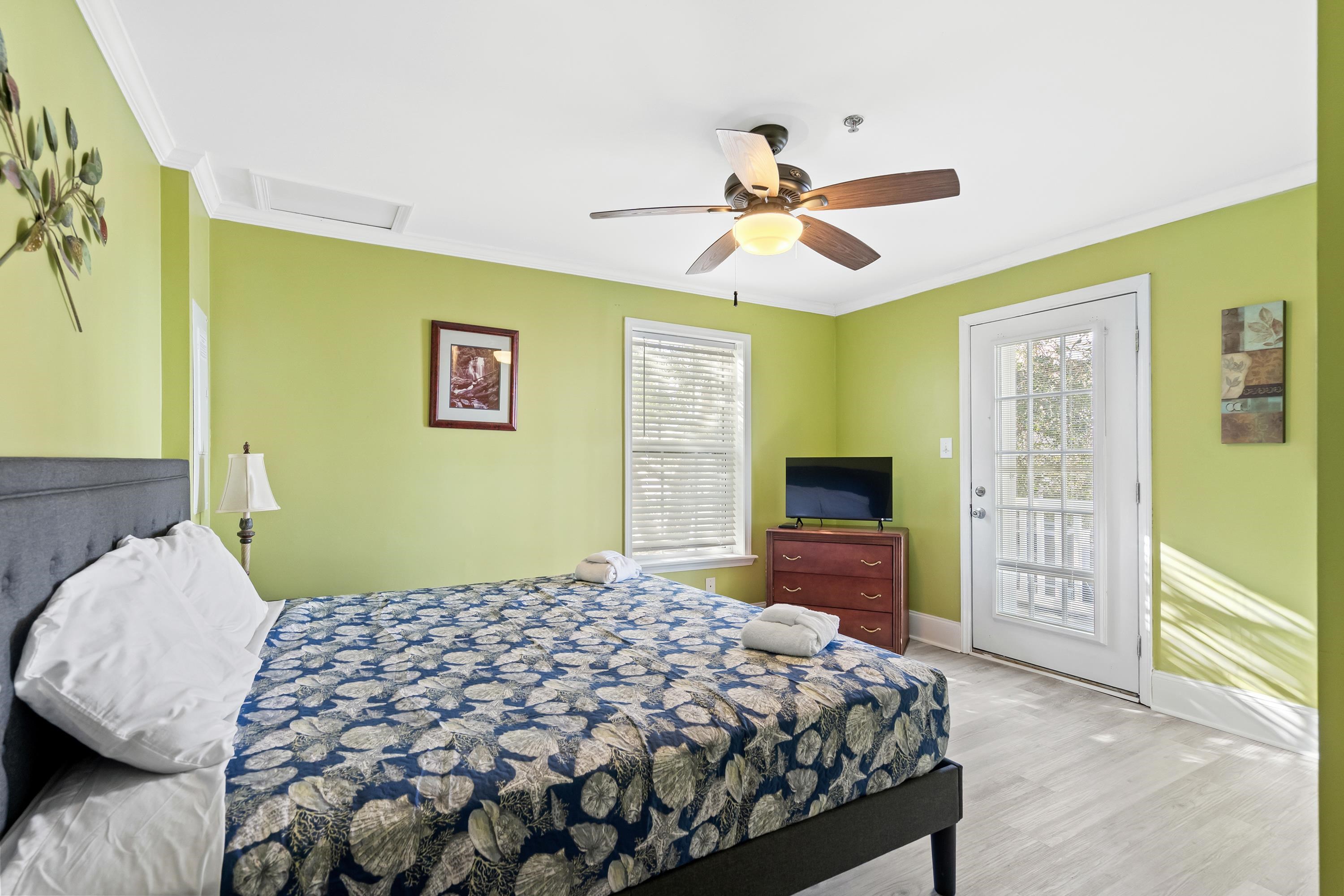 304 South Hillside Dr. Unit: B