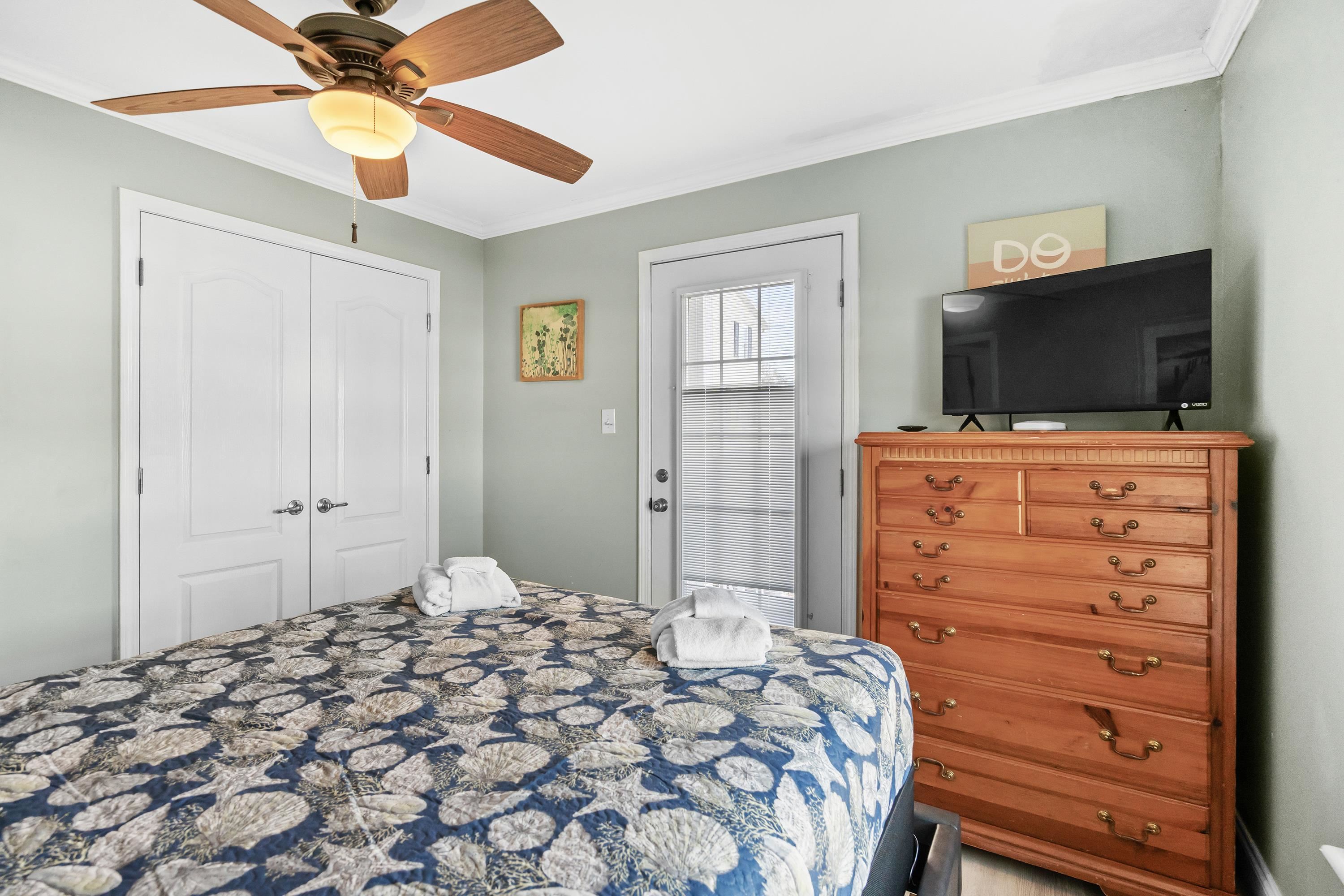 304 South Hillside Dr. Unit: B