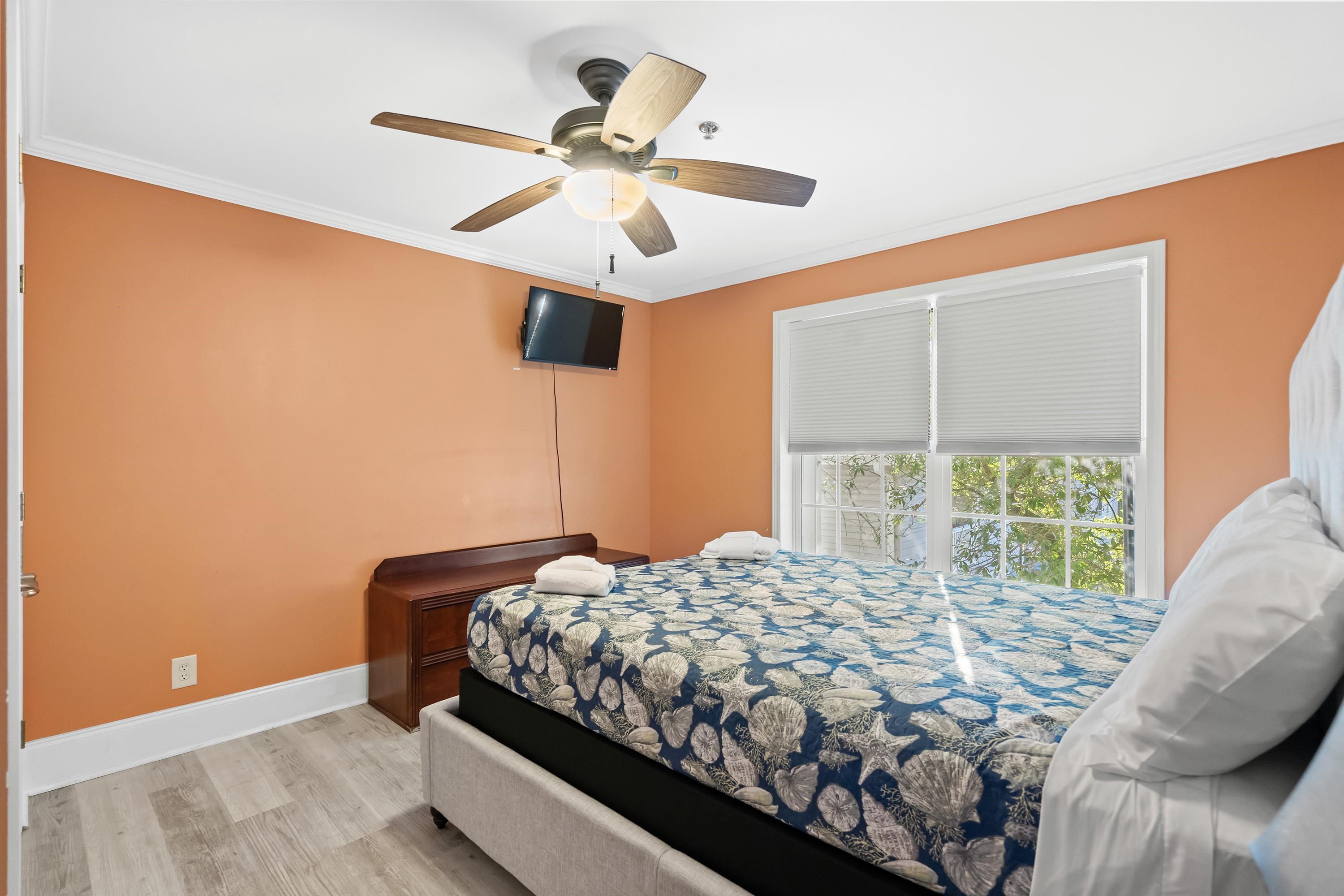 304 South Hillside Dr. Unit: B