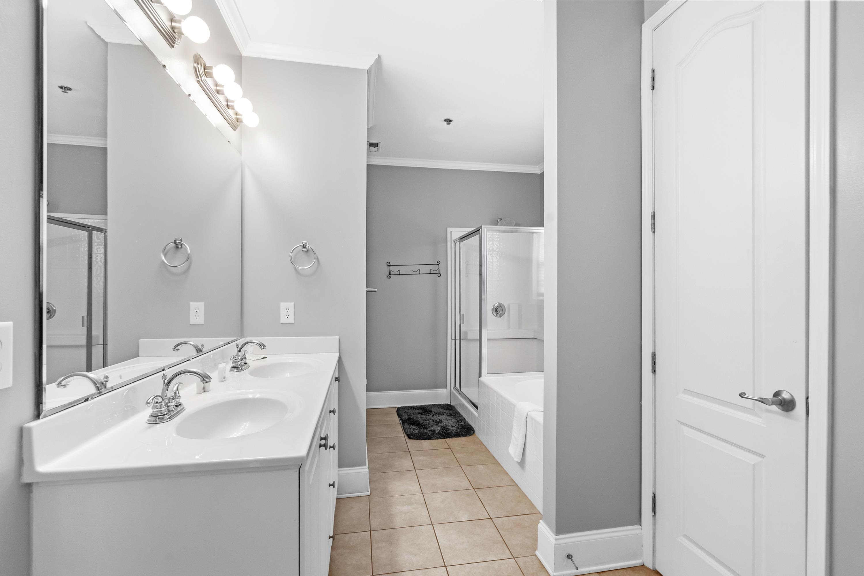 304 South Hillside Dr. Unit: B