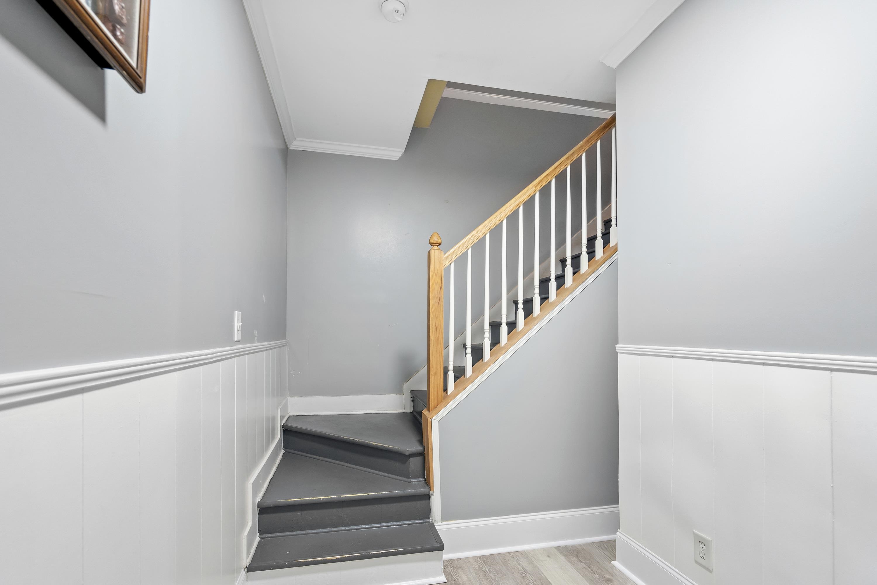304 South Hillside Dr. Unit: B