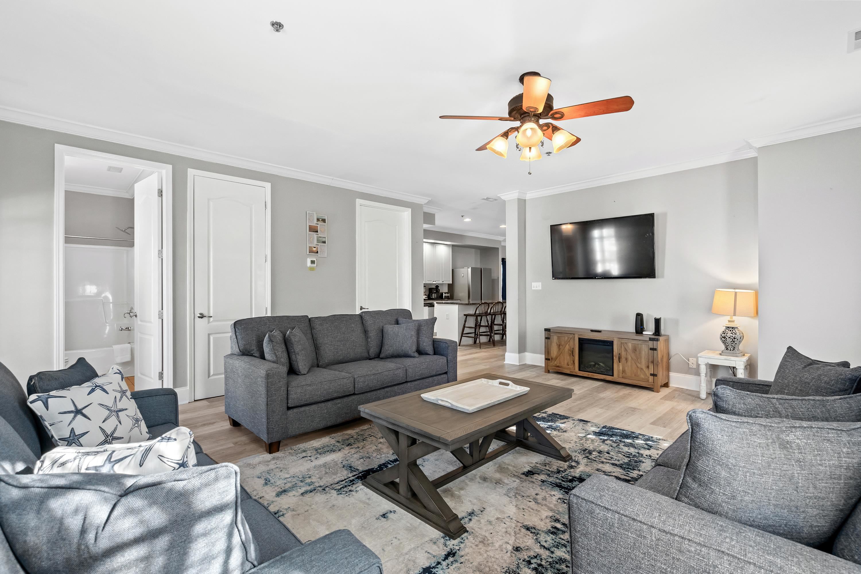 304 South Hillside Dr. Unit: B