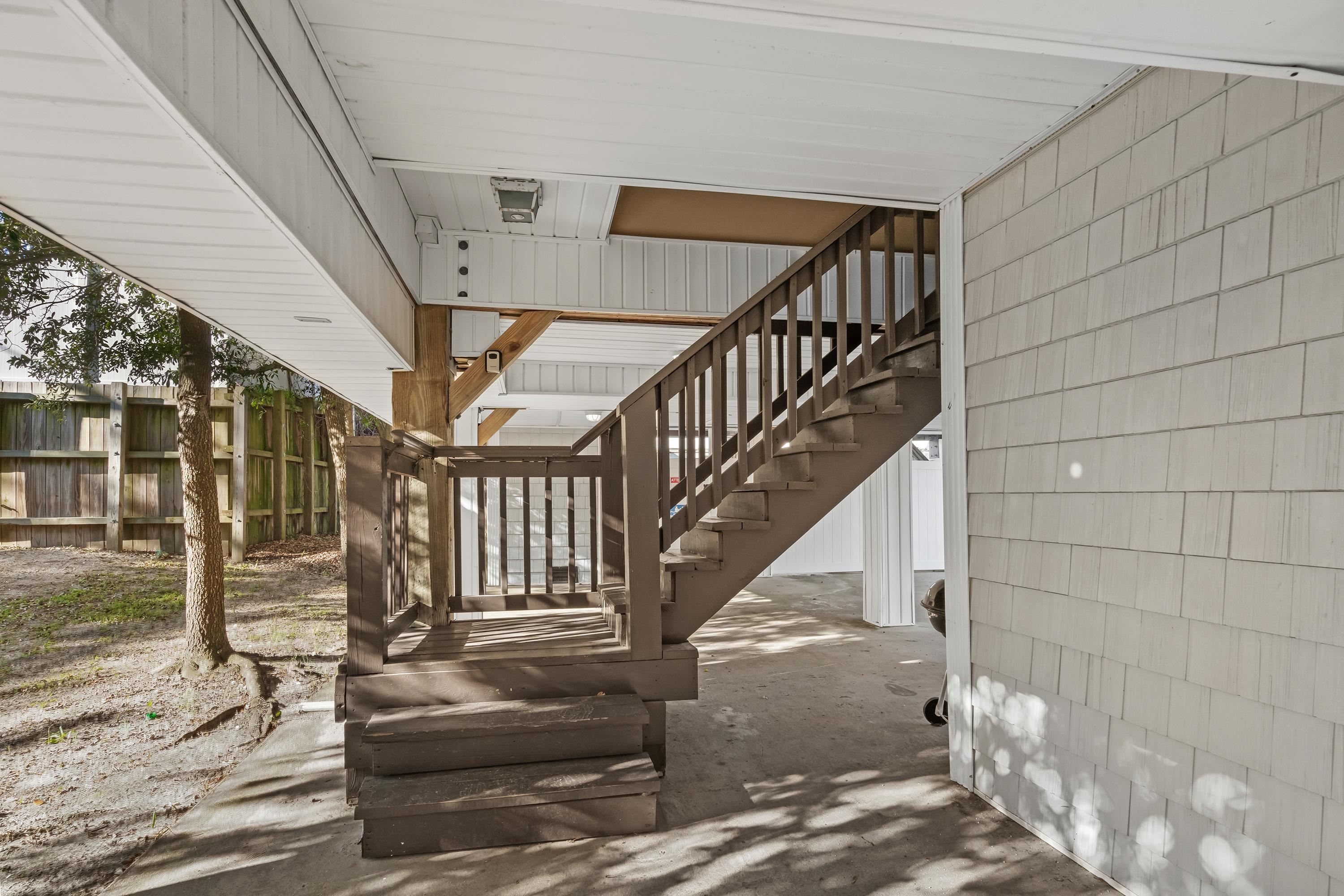 304 South Hillside Dr. Unit: B
