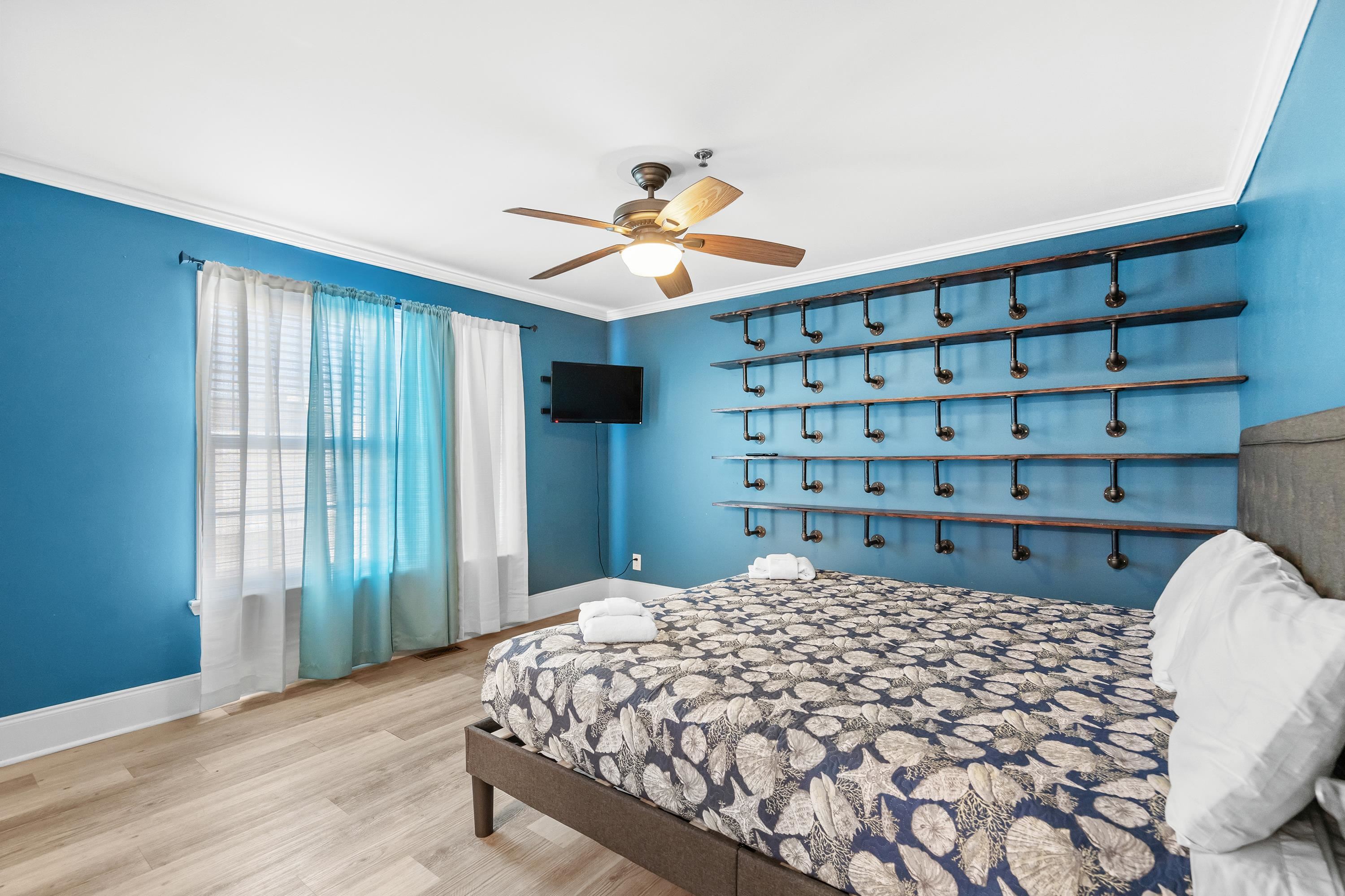 304 South Hillside Dr. Unit: B