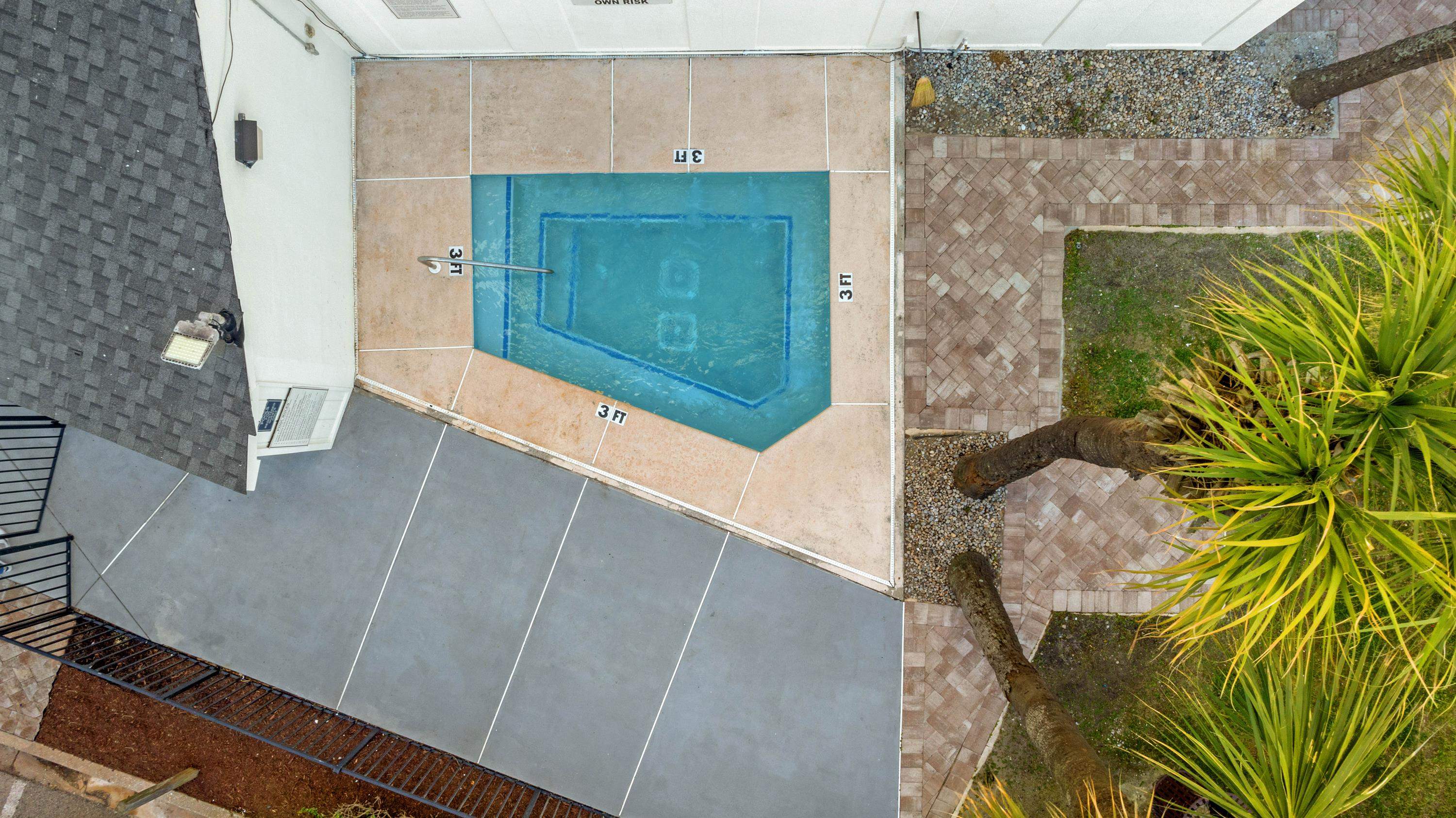 2209 S Ocean Blvd. Unit: all units