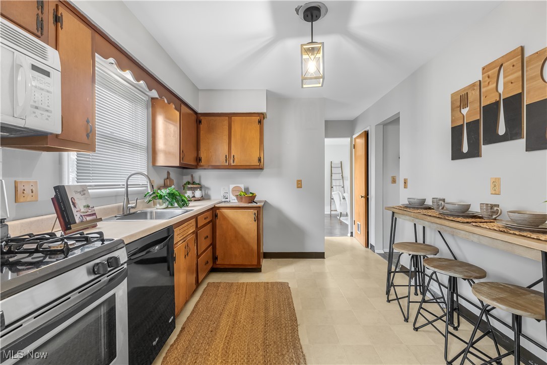 4524 Woodridge Drive