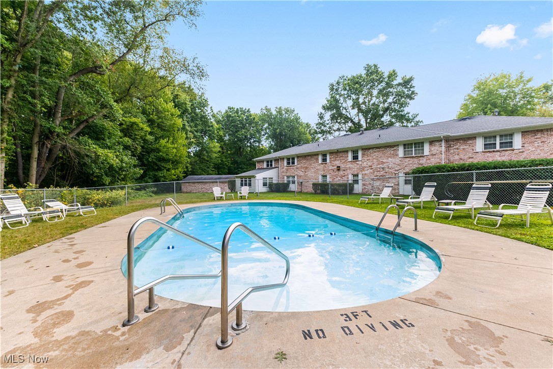 399 Quarry Lane NE F