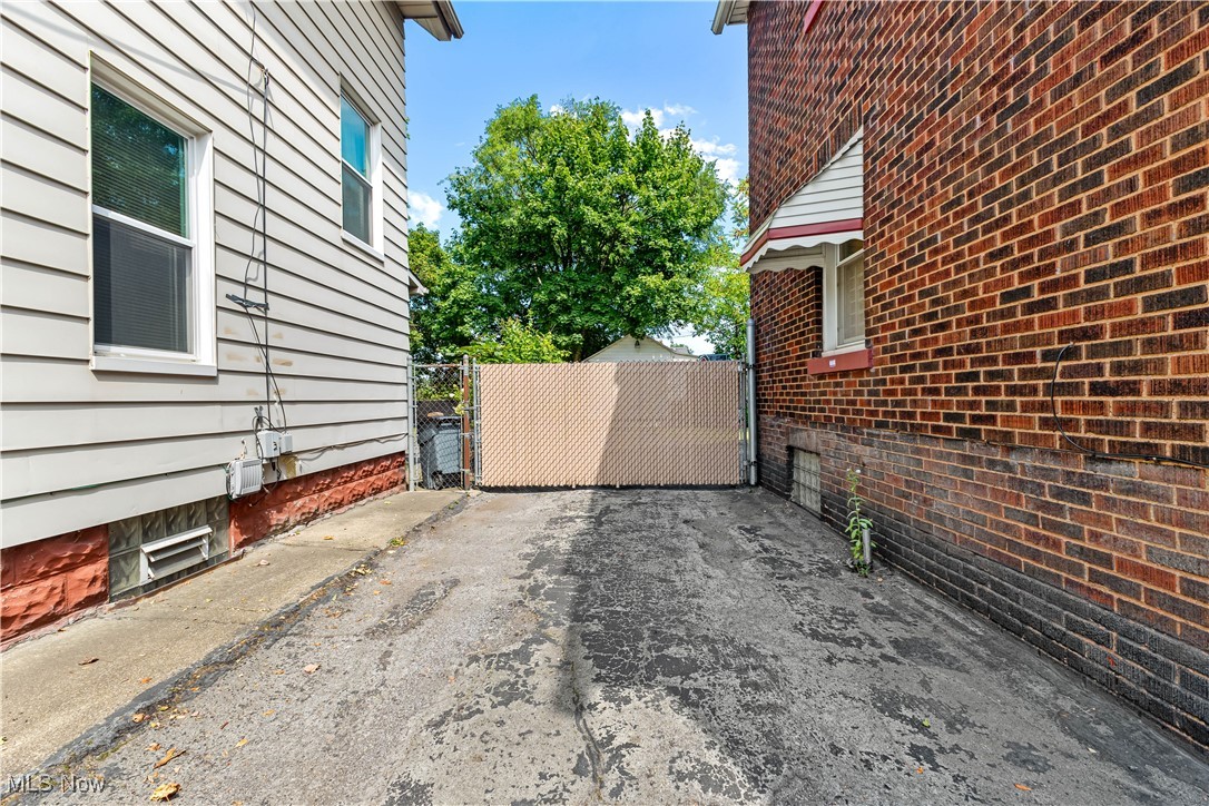 618 Lee Avenue