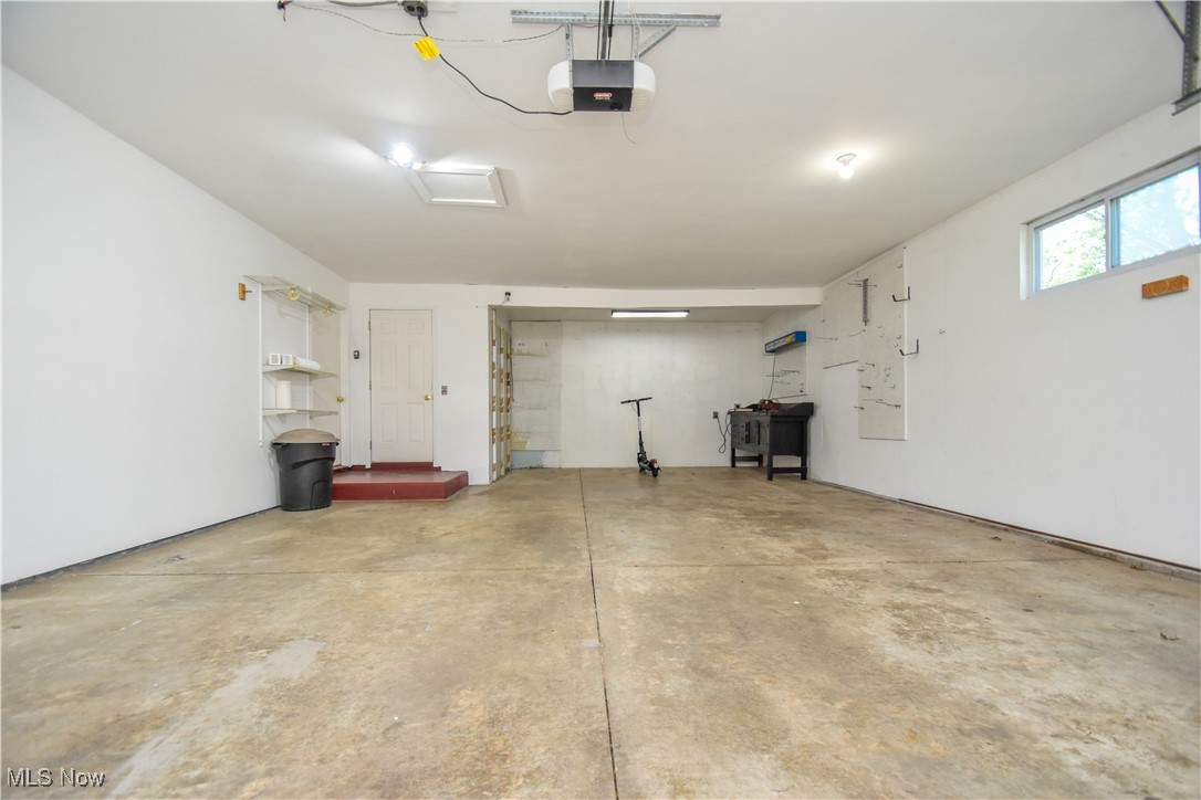3904 Adrian Drive SE