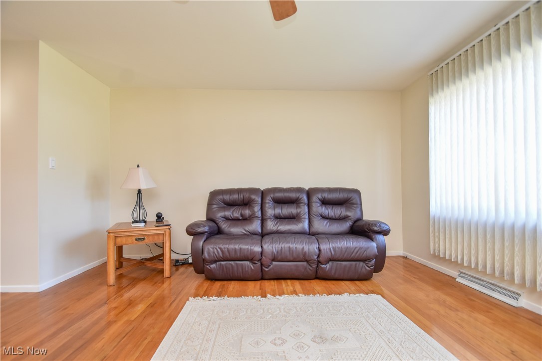 3904 Adrian Drive SE