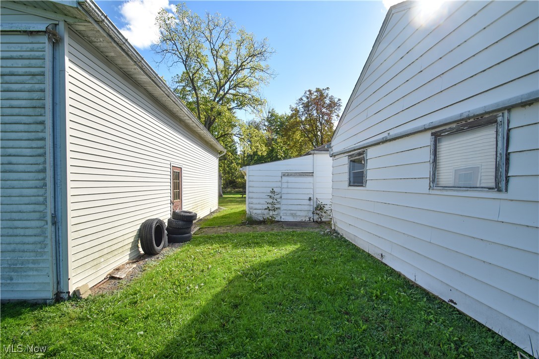 4574 Warren Meadville Road