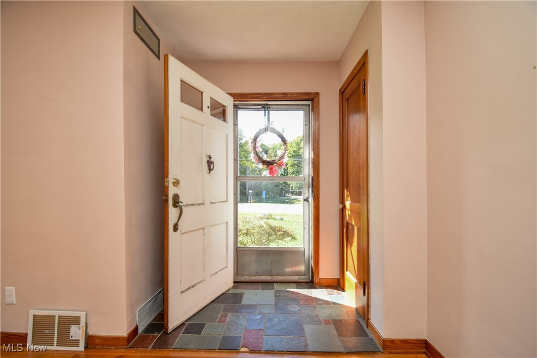 4574 Warren Meadville Road