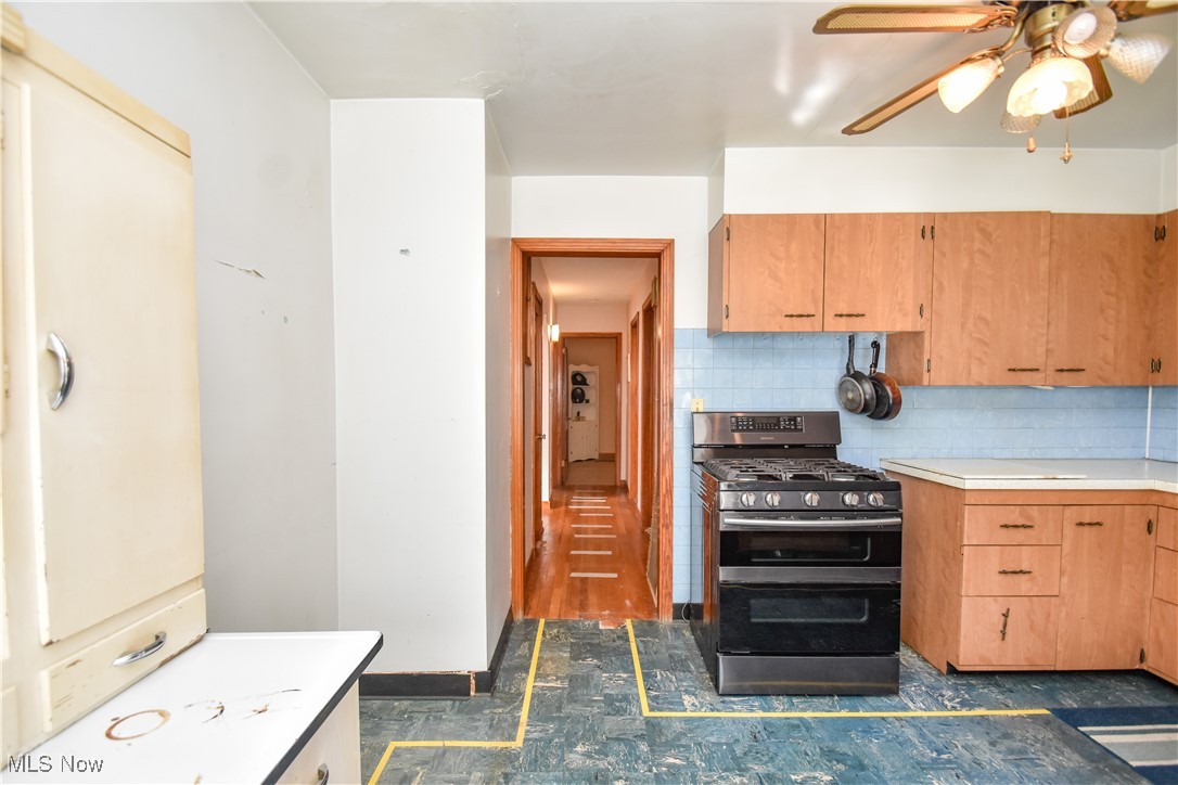 4574 Warren Meadville Road