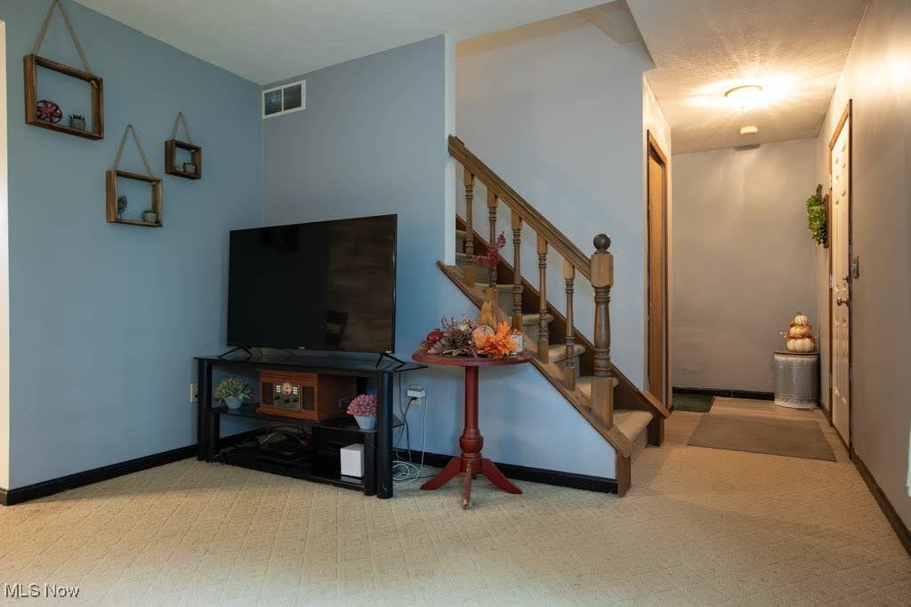 113 Leffingwell Drive