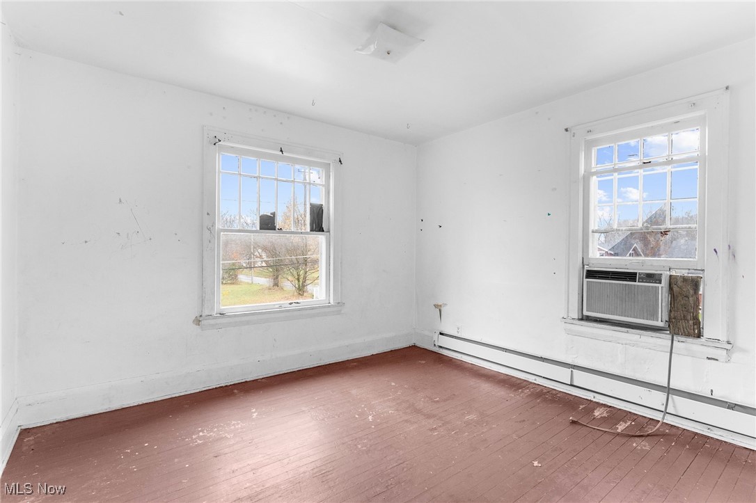 156 W Philadelphia Avenue