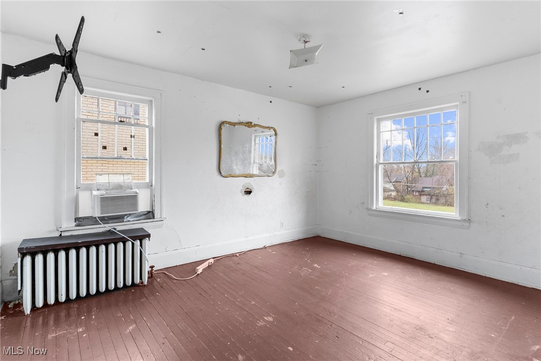 156 W Philadelphia Avenue