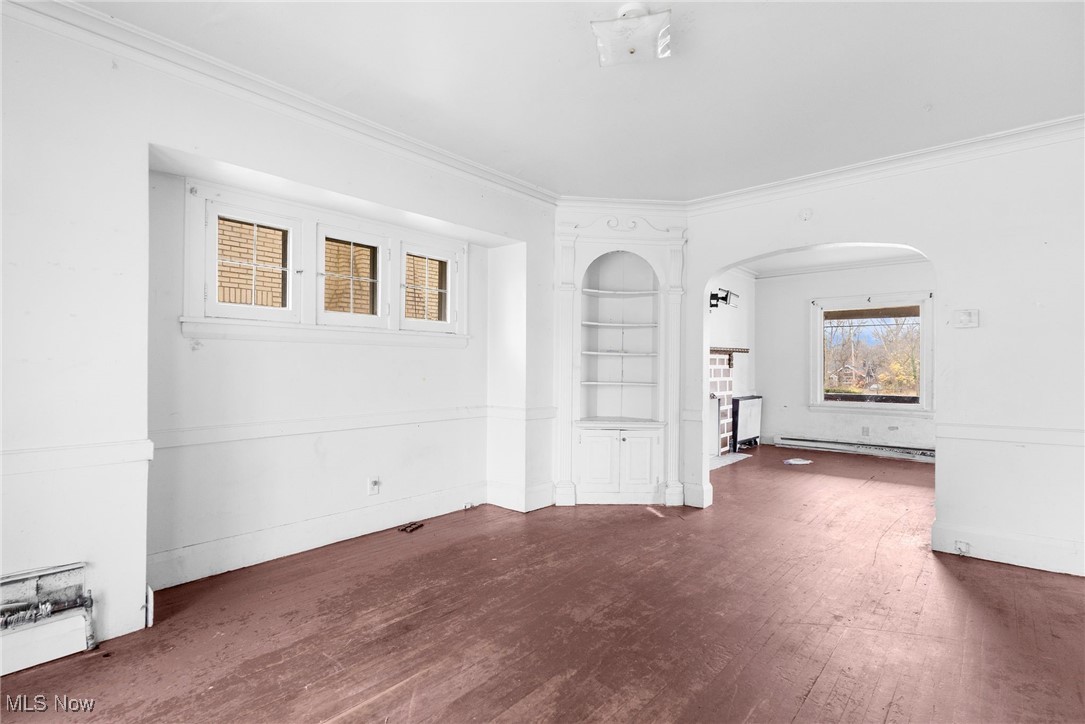 156 W Philadelphia Avenue