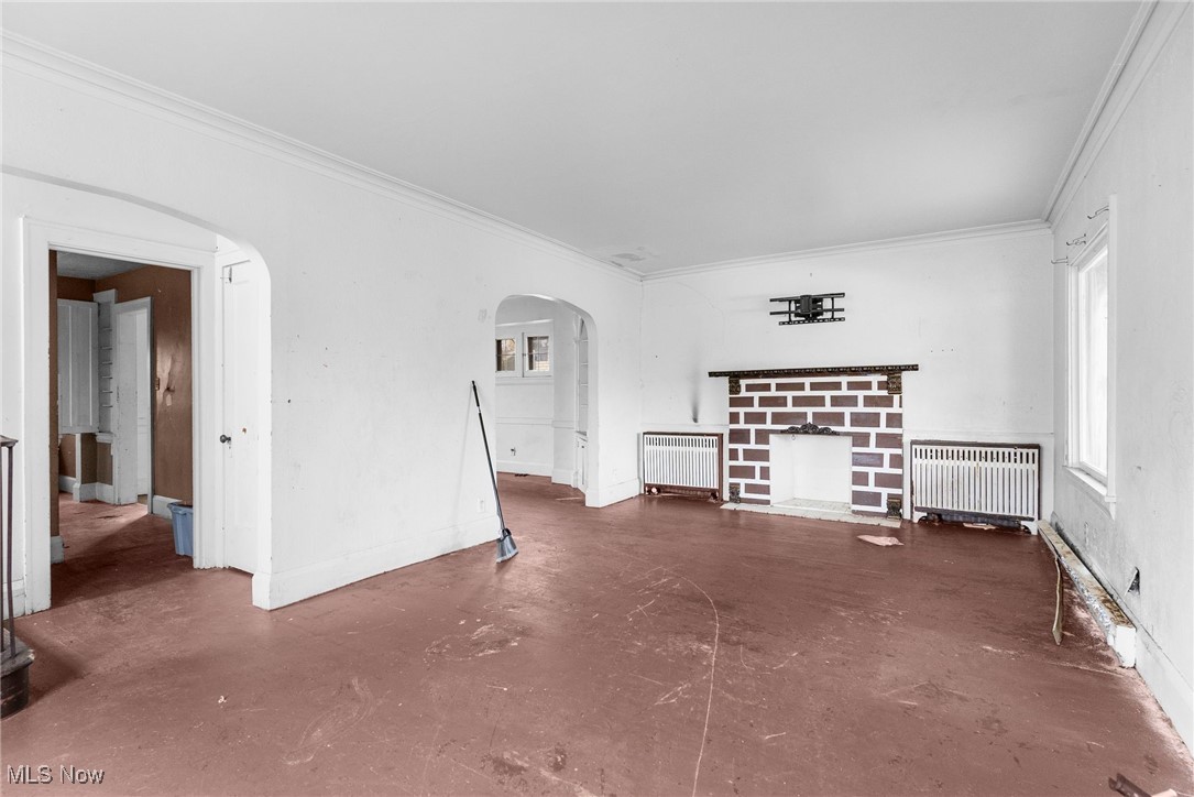 156 W Philadelphia Avenue