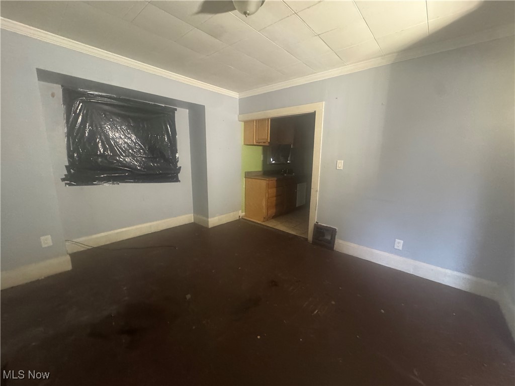 27 W Avondale Avenue