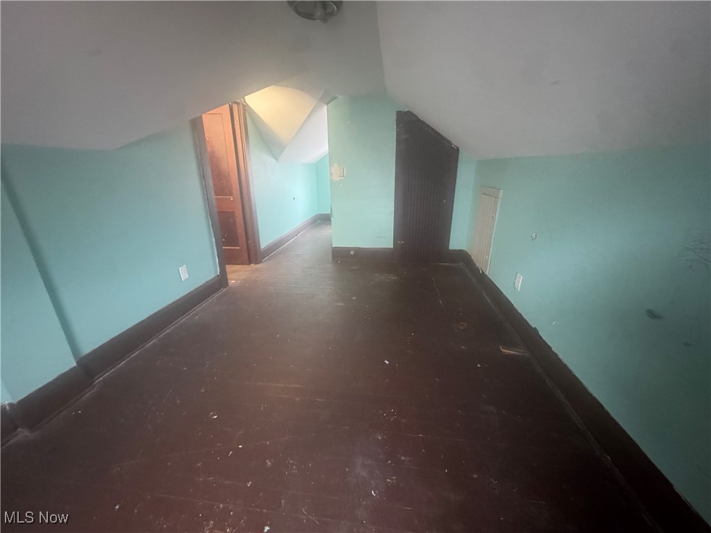 27 W Avondale Avenue