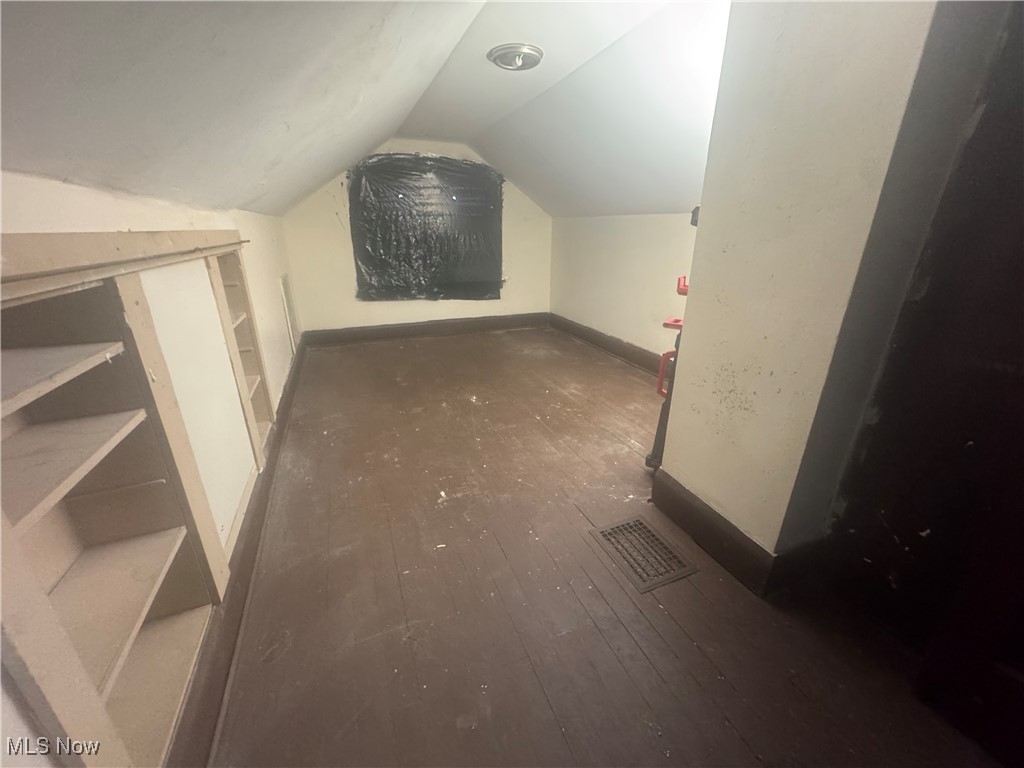 27 W Avondale Avenue