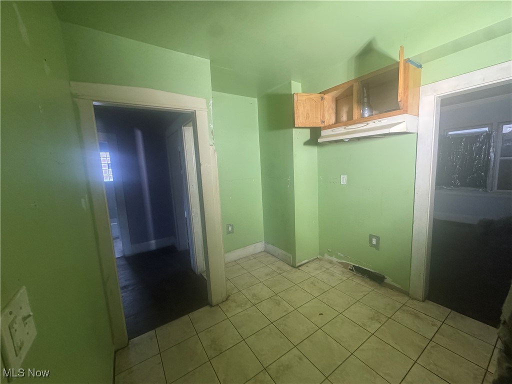 27 W Avondale Avenue