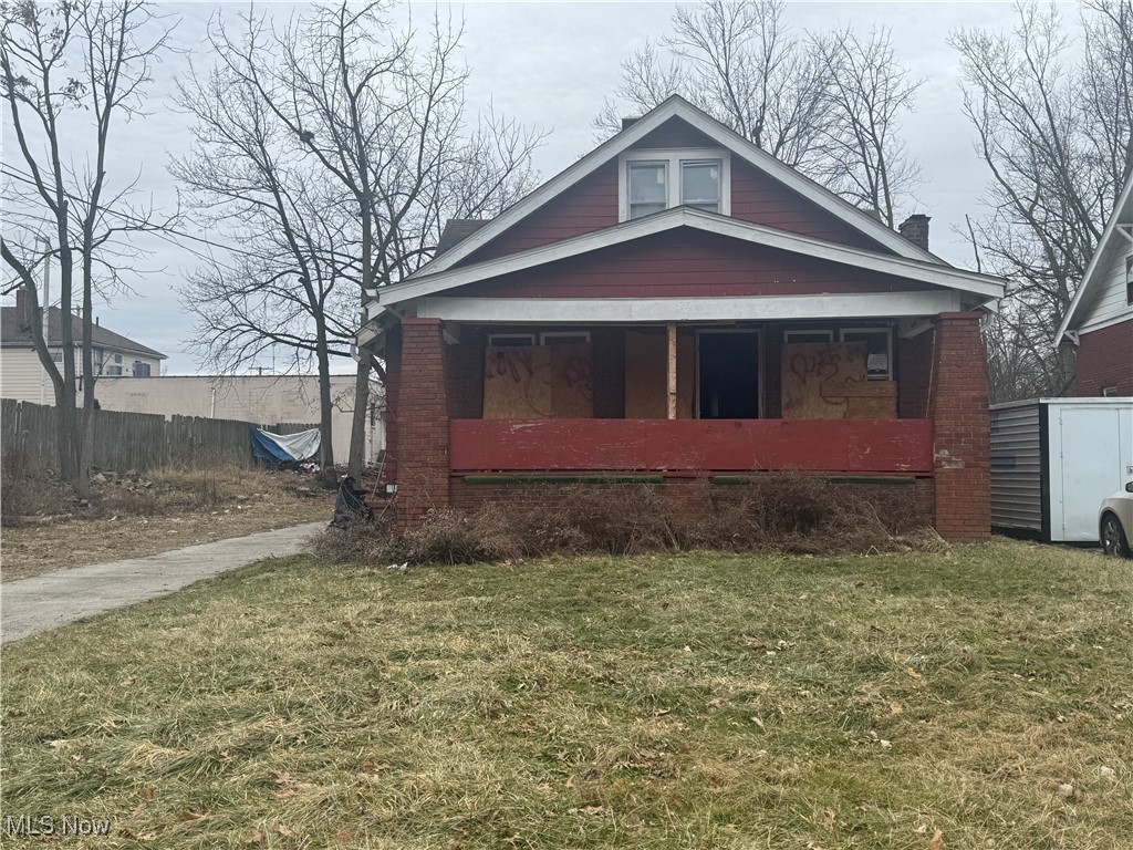 27 W Avondale Avenue