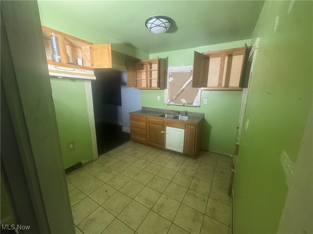 27 W Avondale Avenue