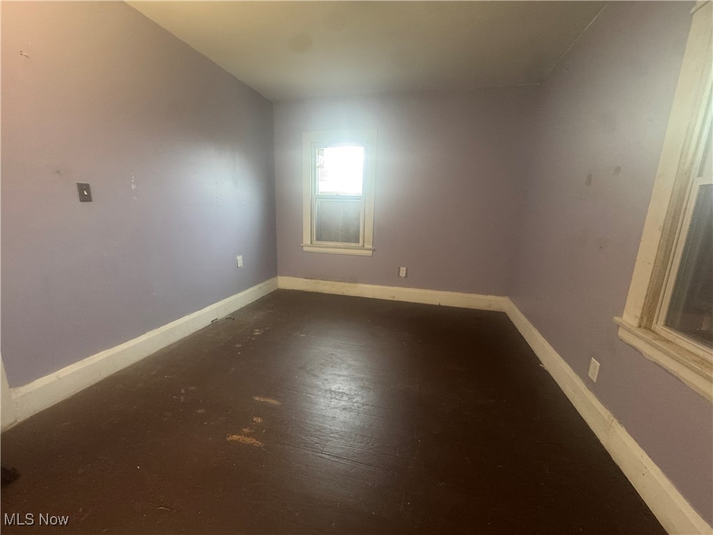 27 W Avondale Avenue