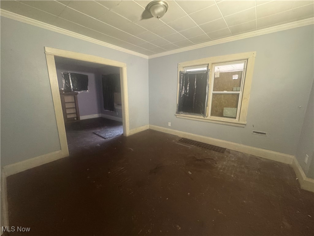 27 W Avondale Avenue