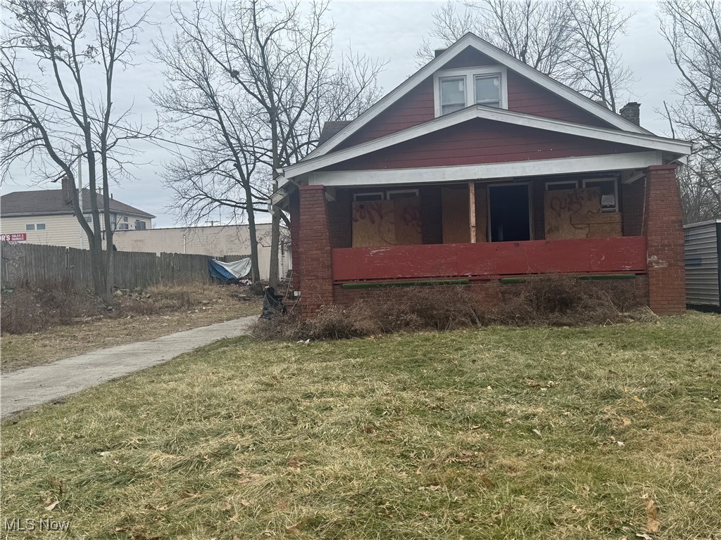 27 W Avondale Avenue